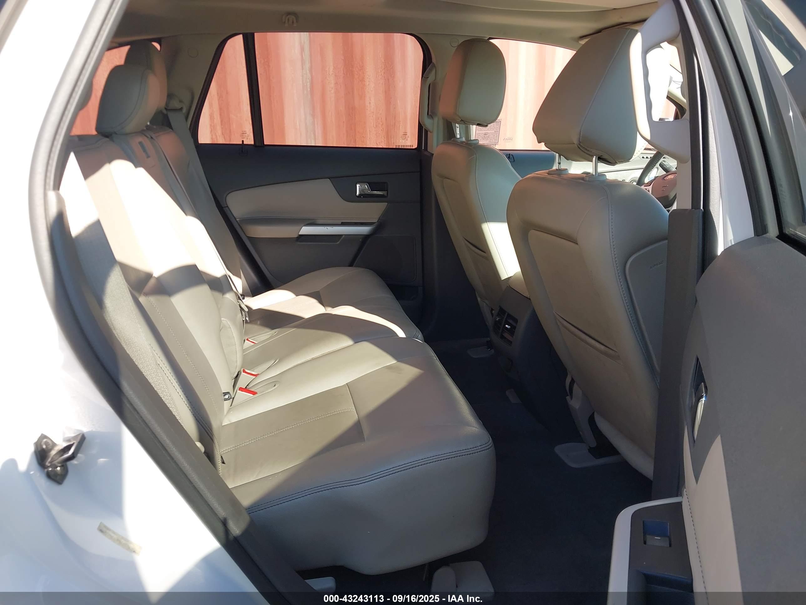 FORD EDGE image 8