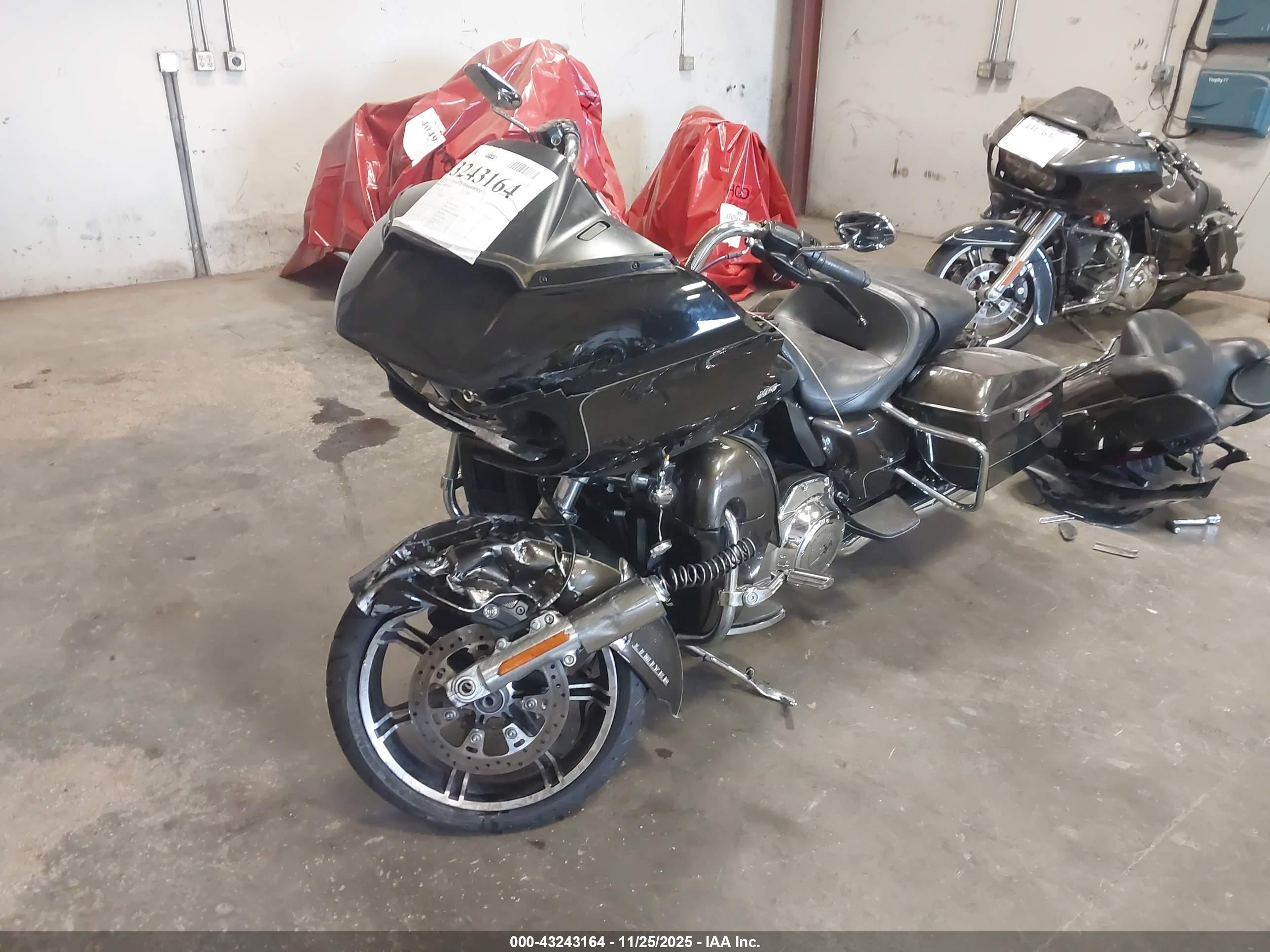 HARLEY-DAVIDSON FLTRK image 2