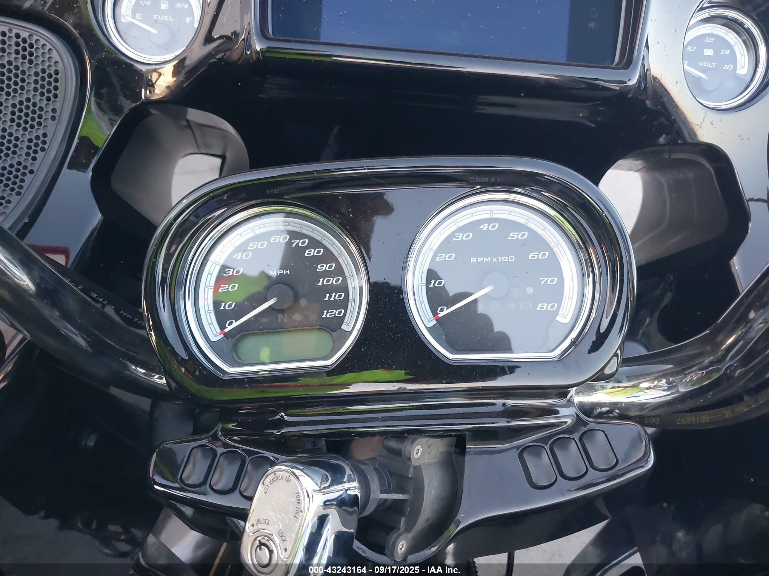 HARLEY-DAVIDSON FLTRK image 7