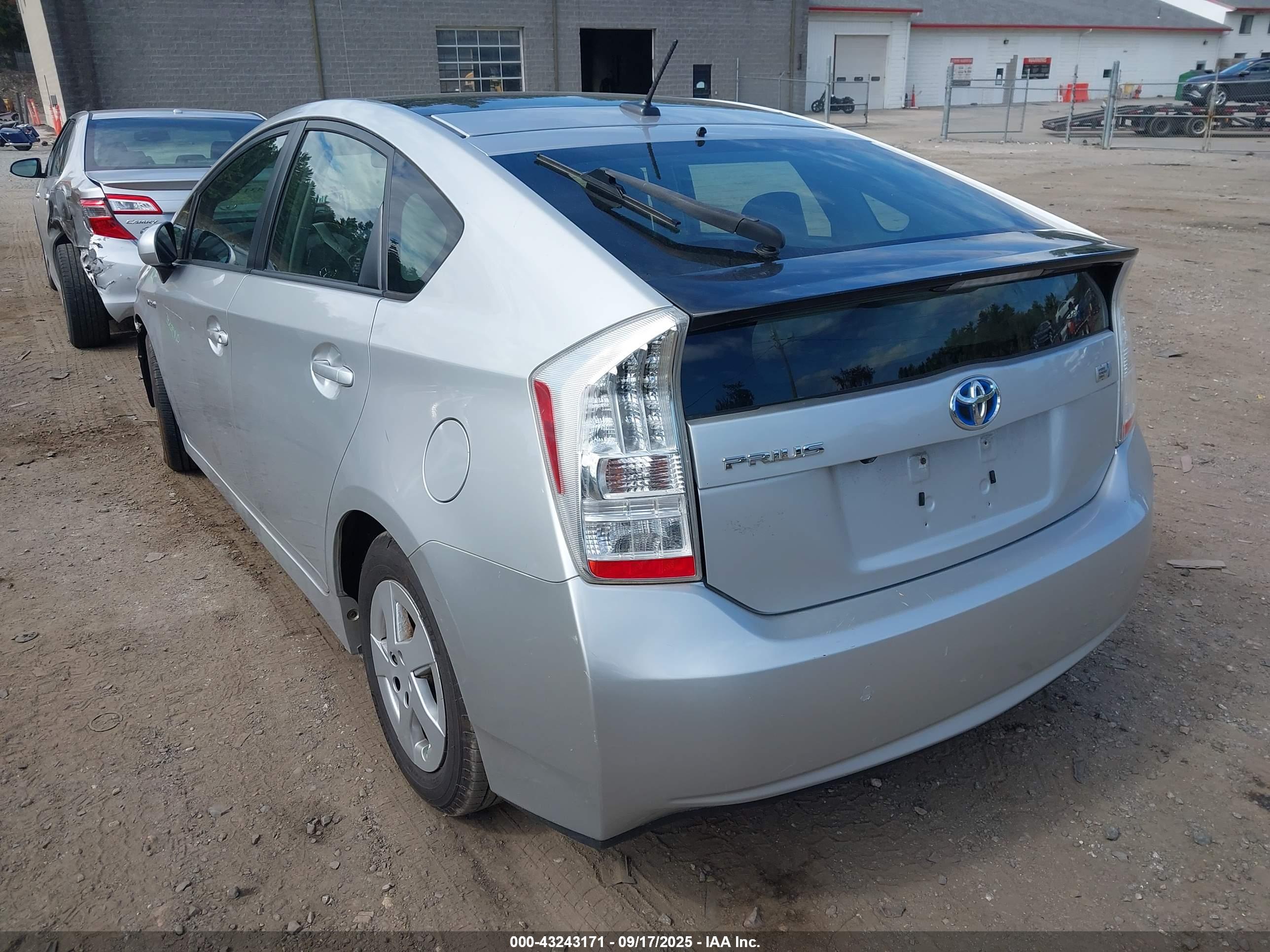 TOYOTA PRIUS image 3