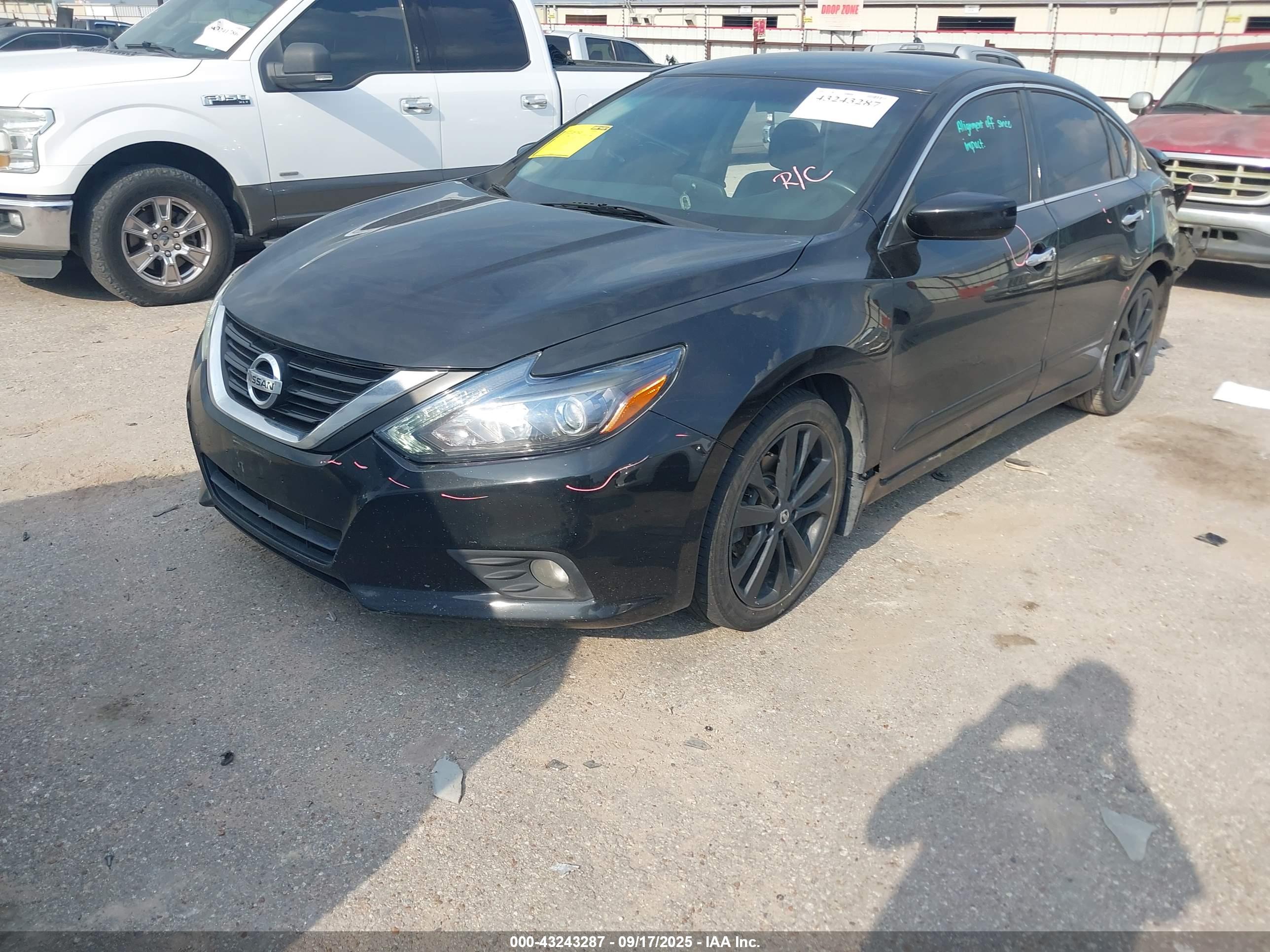 NISSAN ALTIMA image 2