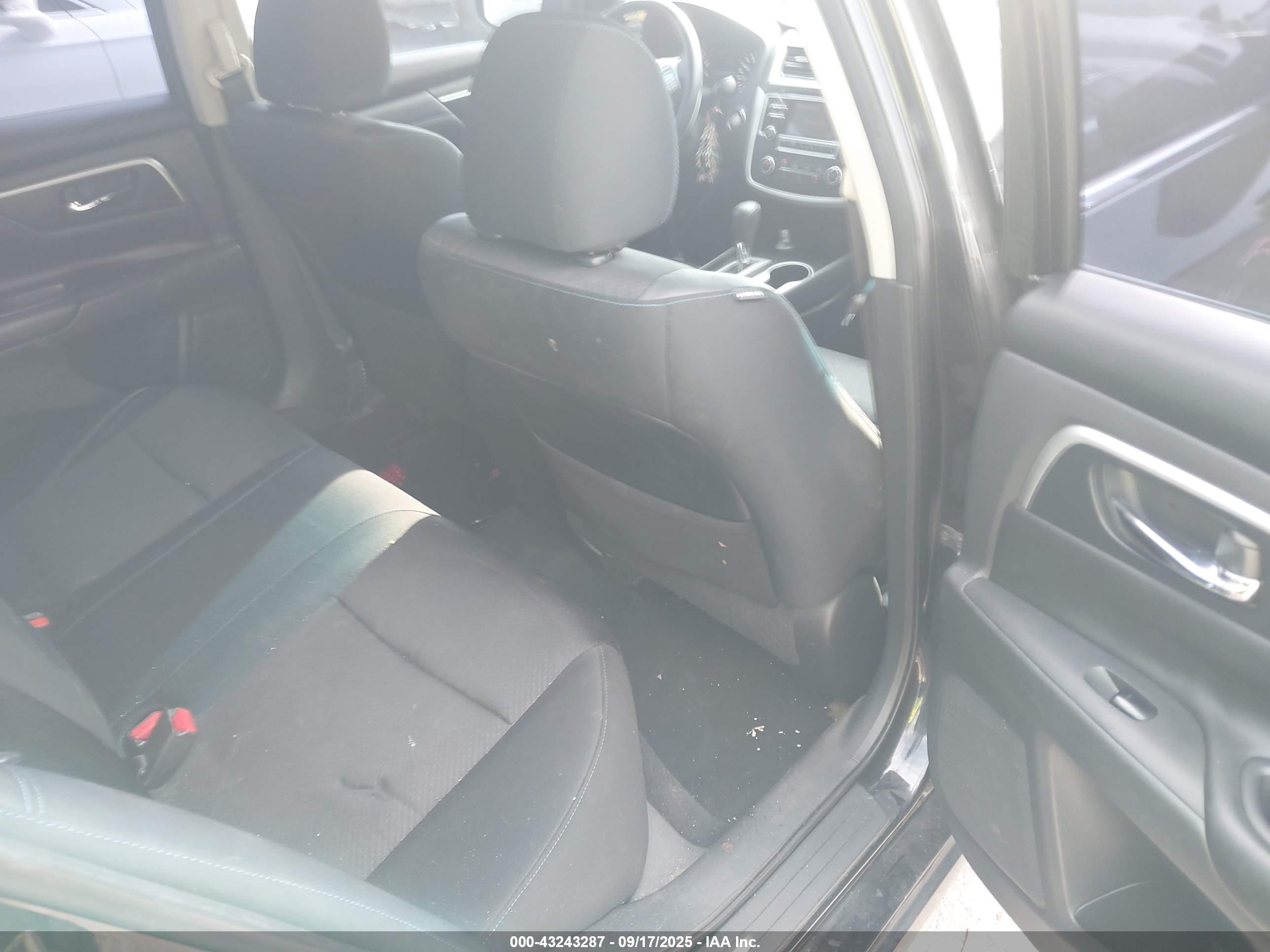 NISSAN ALTIMA image 8