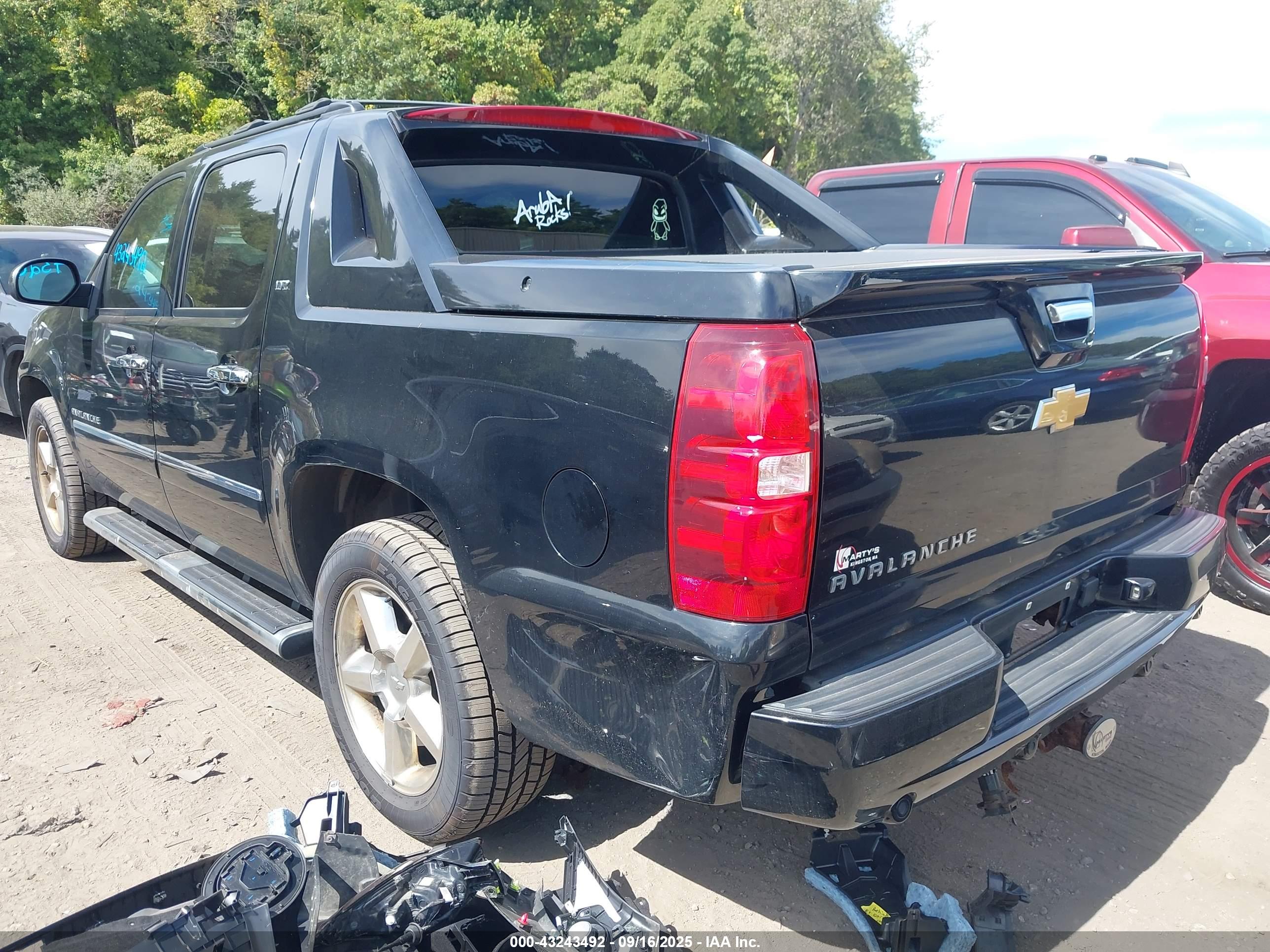 CHEVROLET AVALANCHE image 3