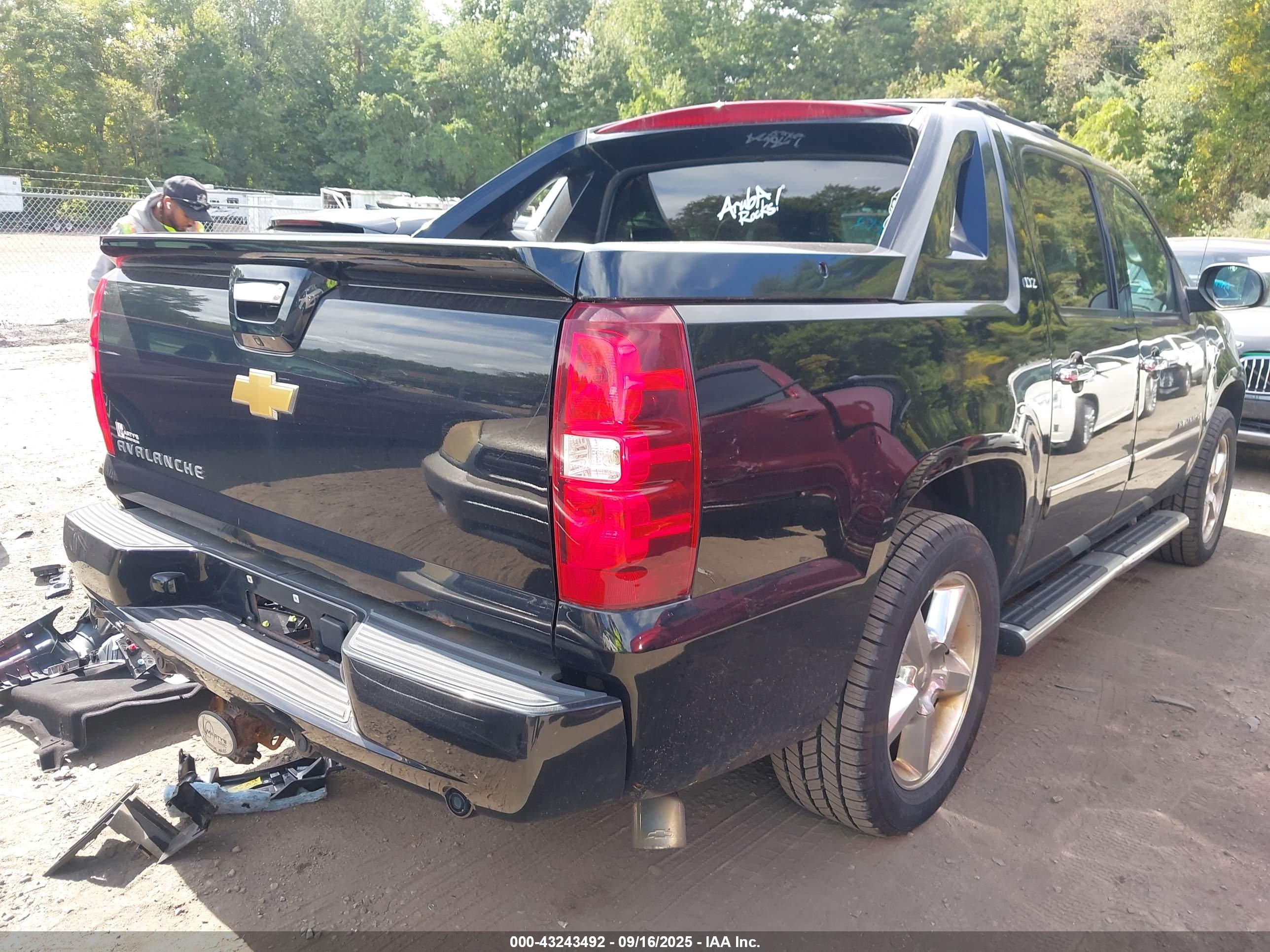 CHEVROLET AVALANCHE image 4