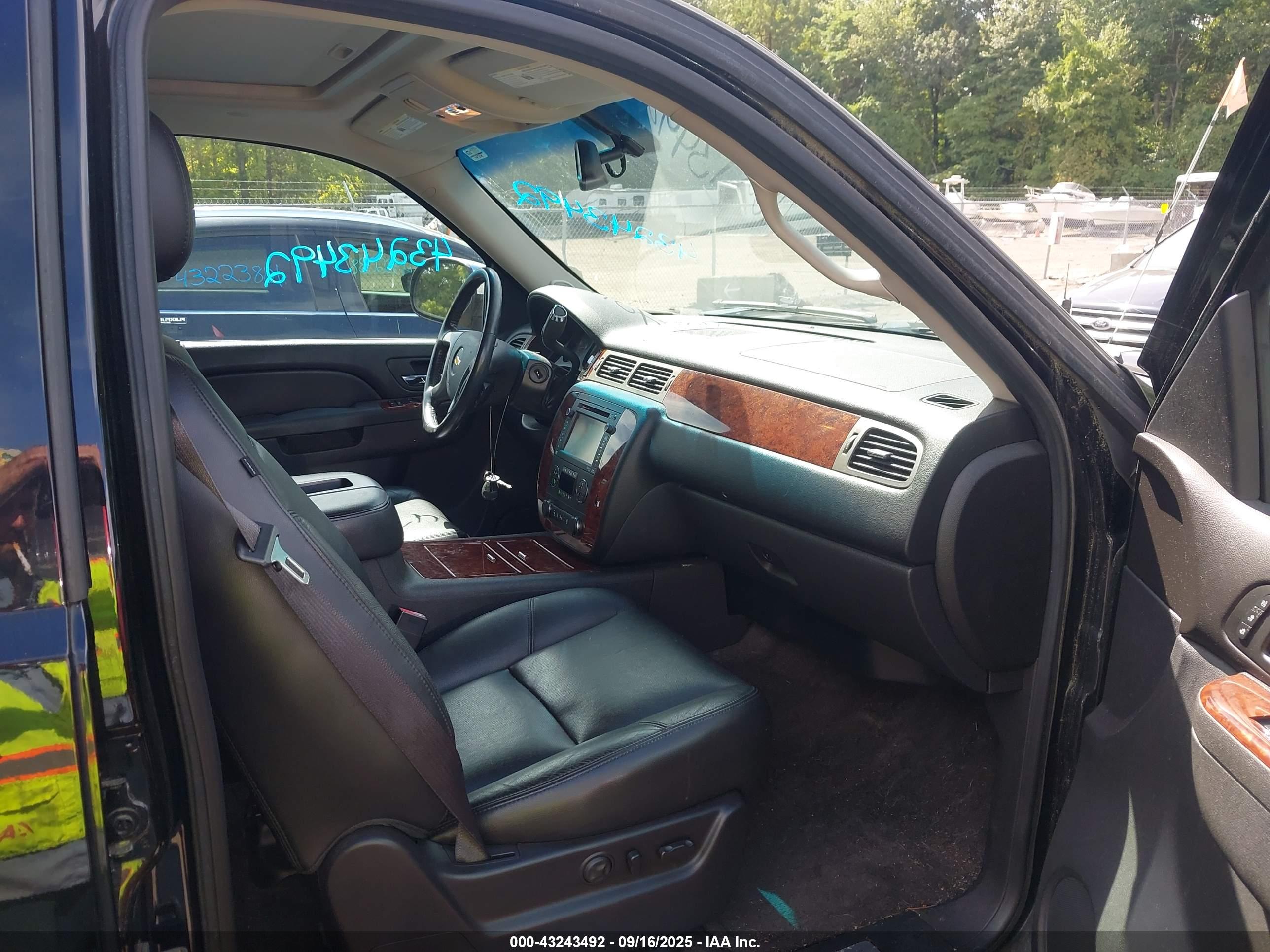 CHEVROLET AVALANCHE image 5