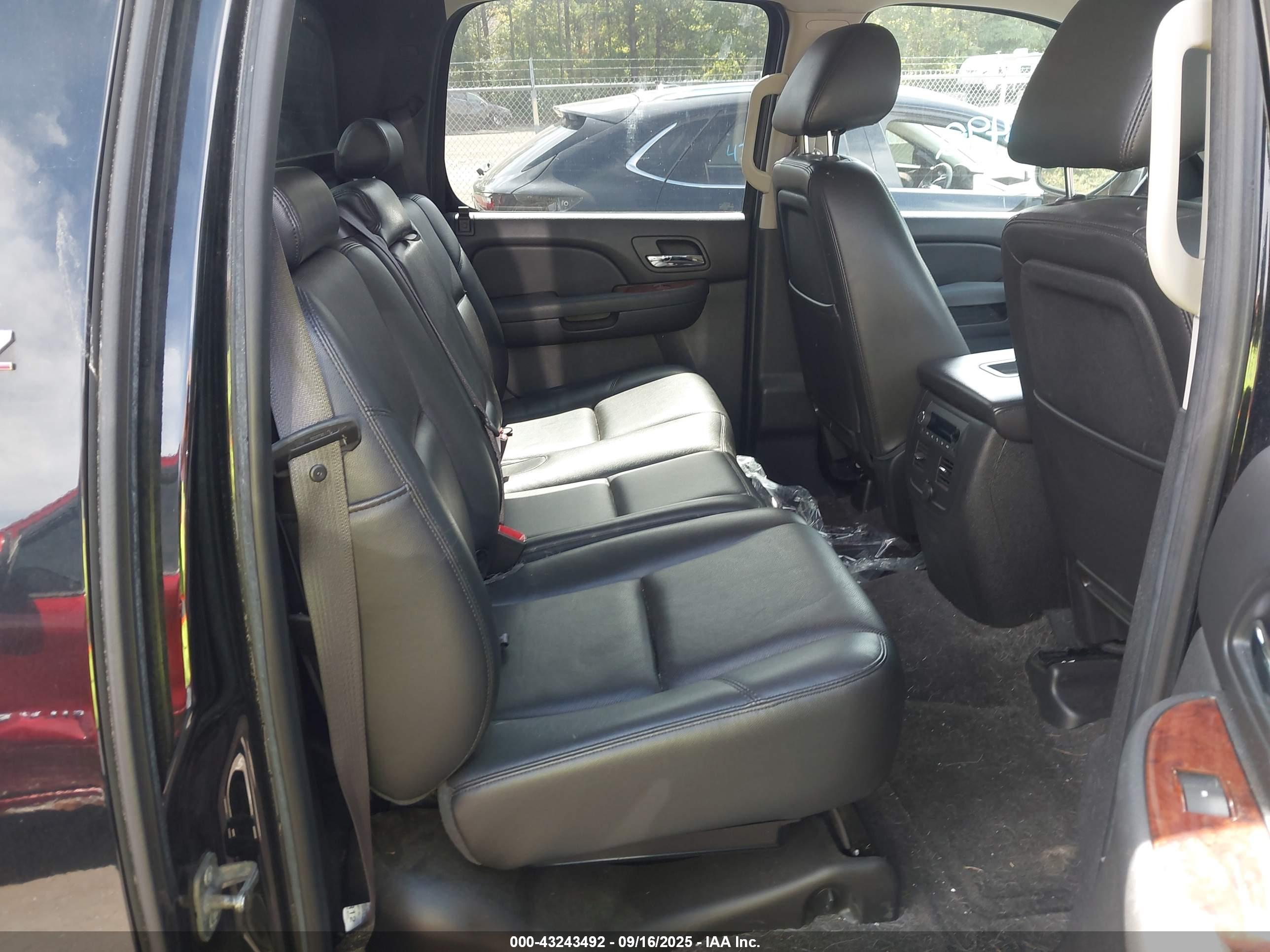 CHEVROLET AVALANCHE image 8