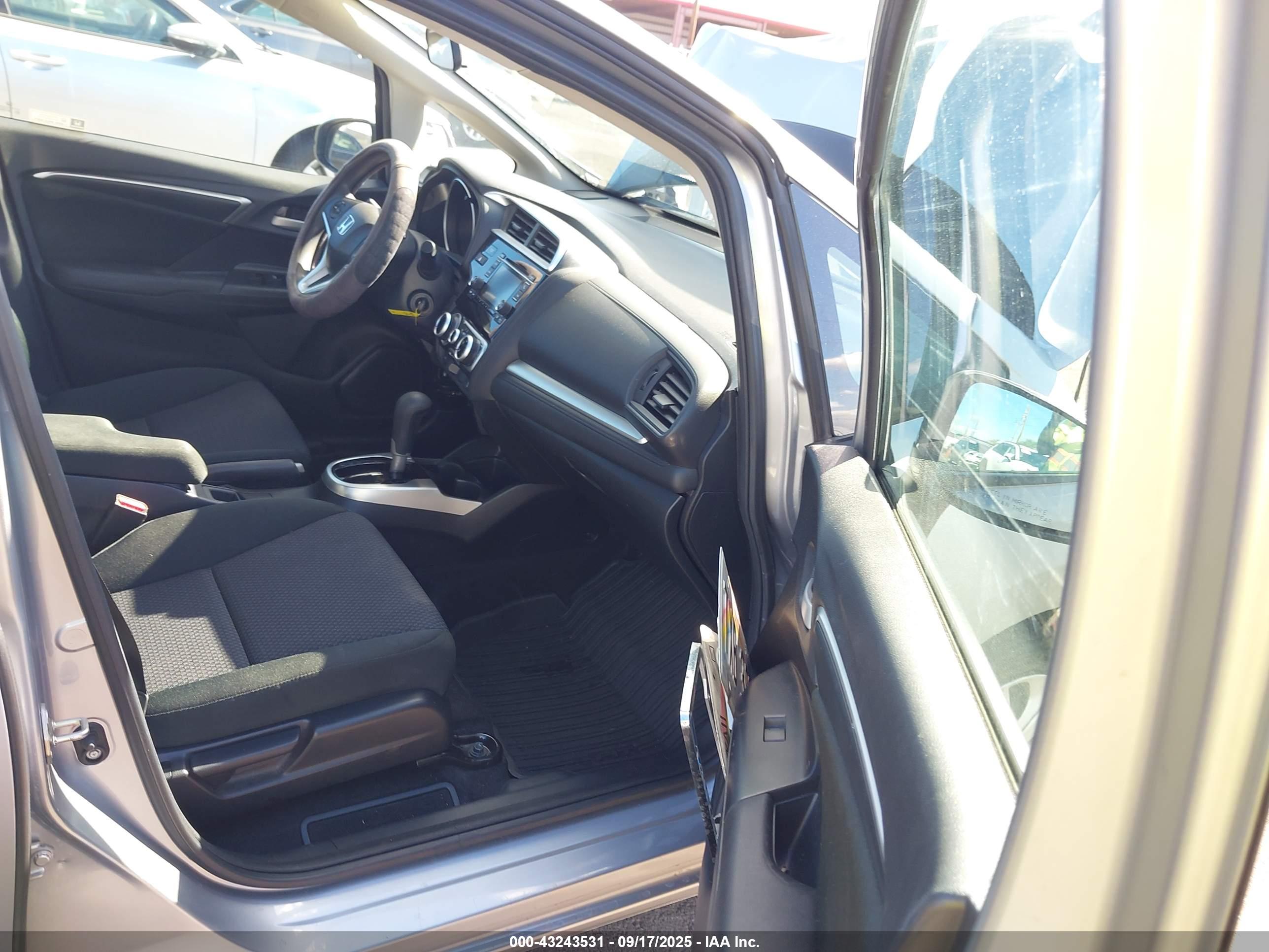 HONDA FIT image 5