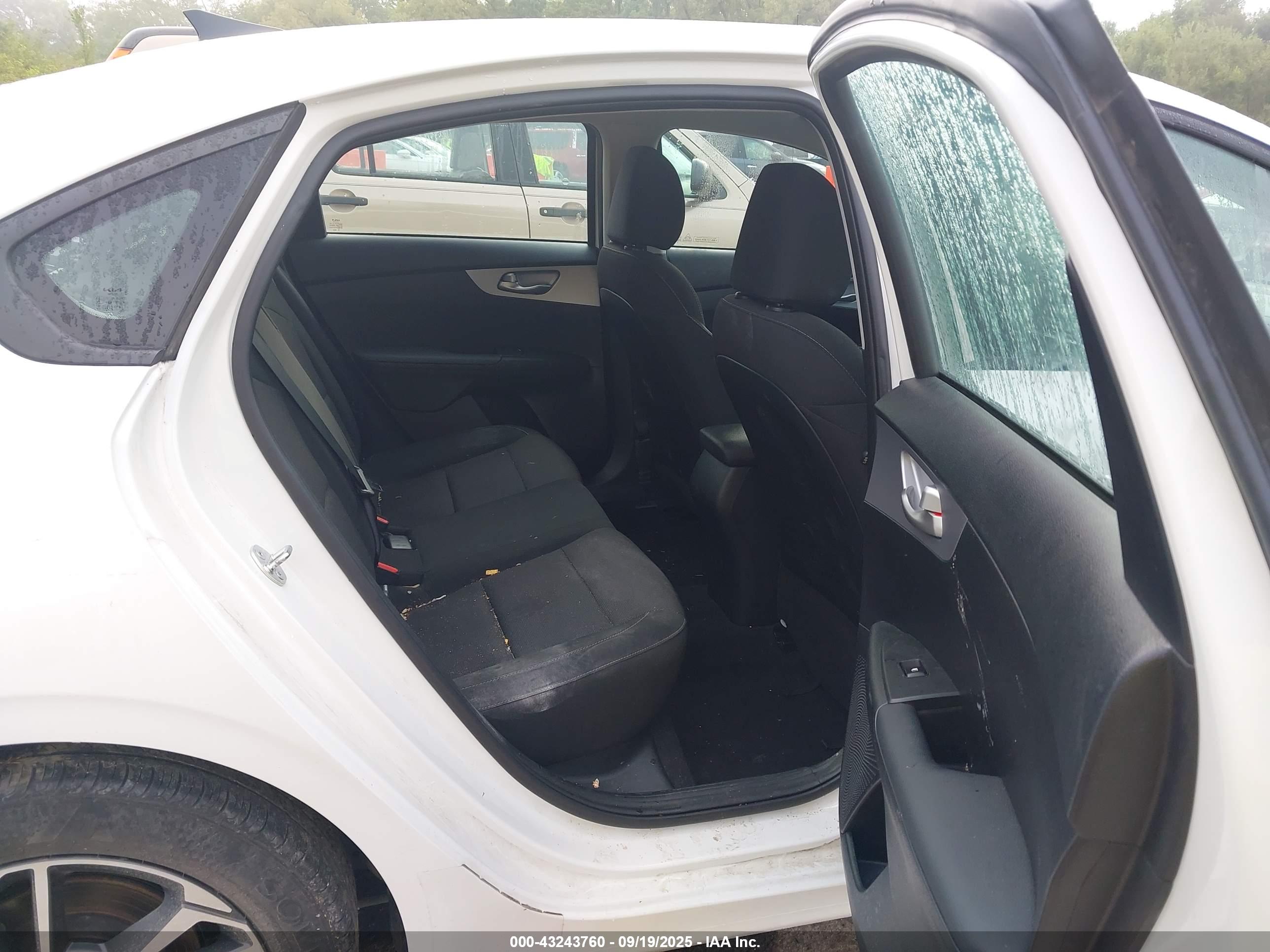 KIA FORTE image 8