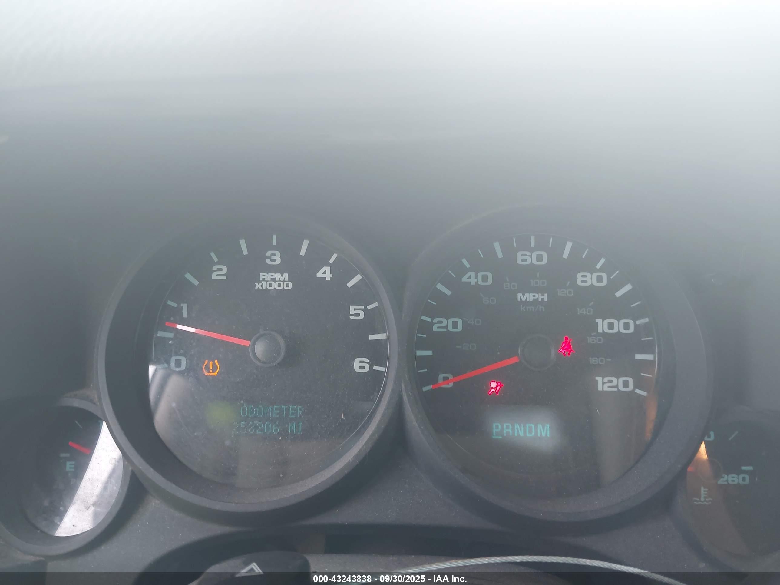 CHEVROLET SILVERADO image 7
