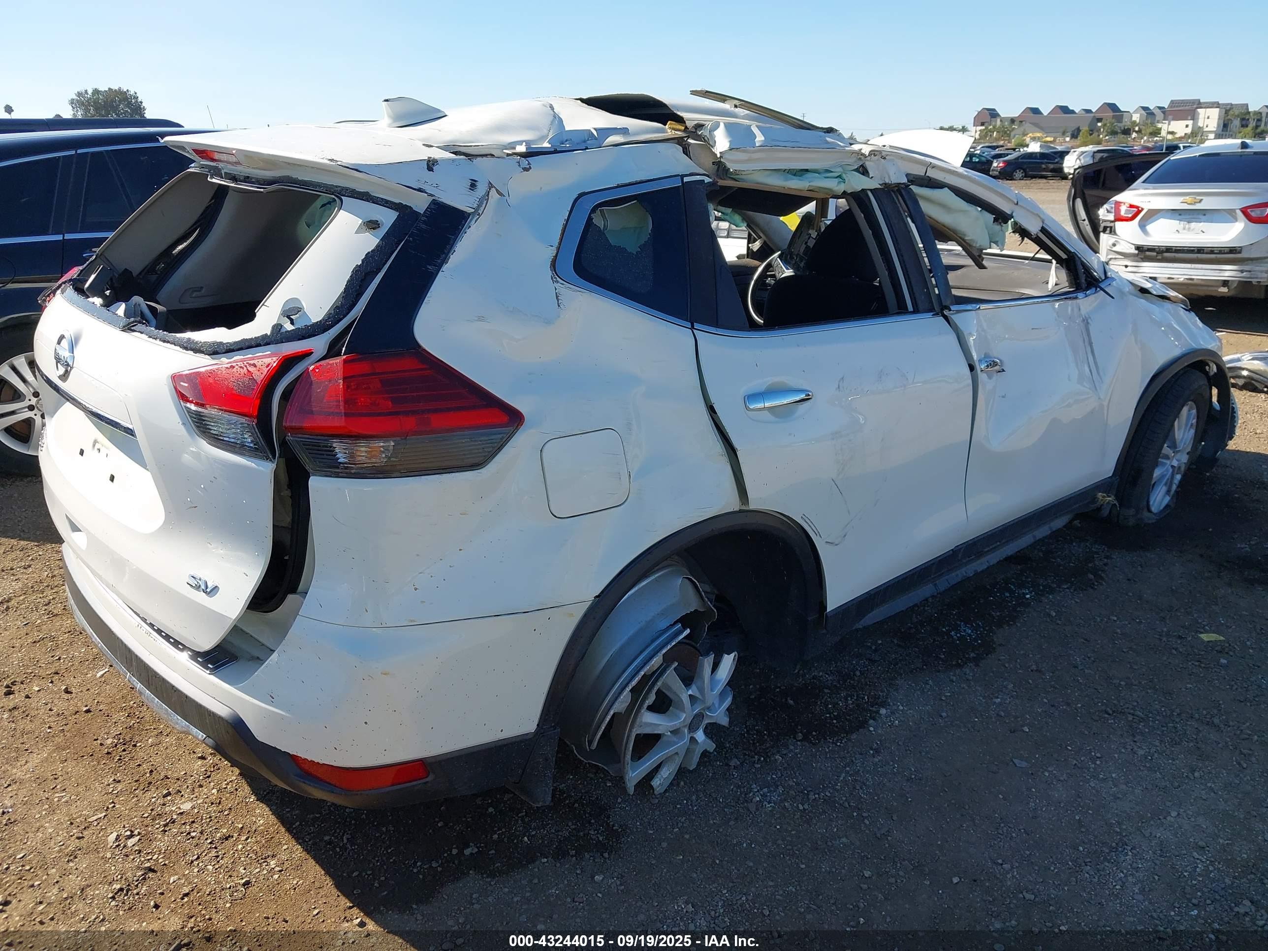 NISSAN ROGUE image 4
