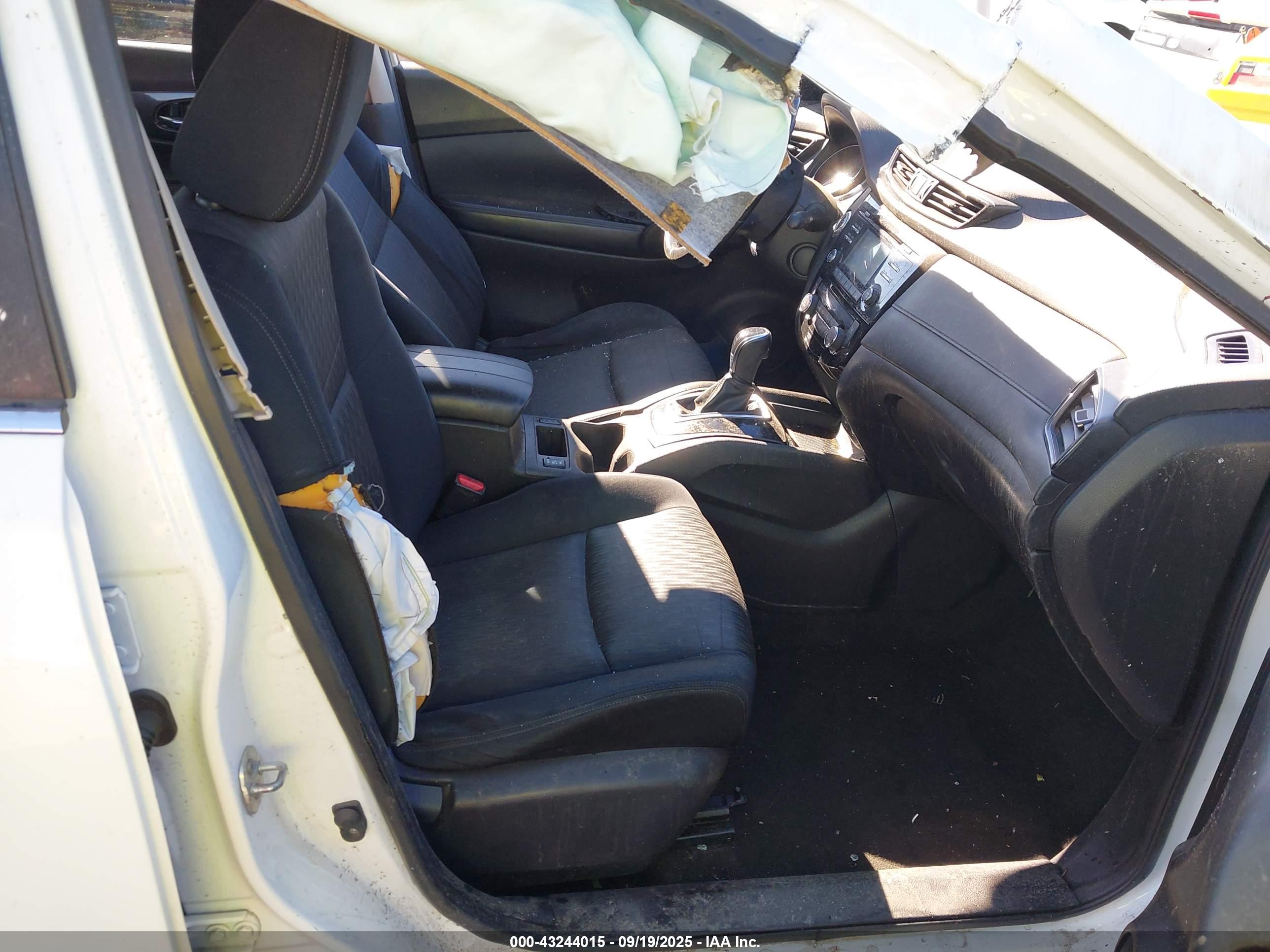 NISSAN ROGUE image 5