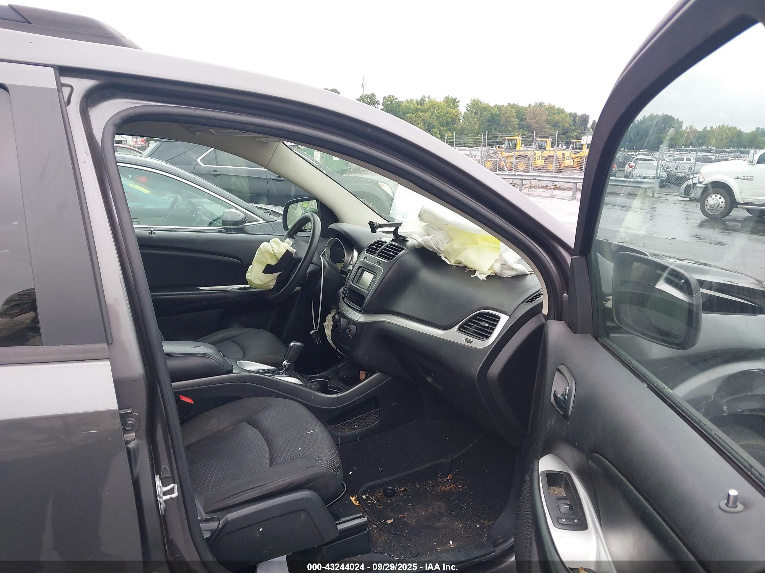 DODGE JOURNEY image 5