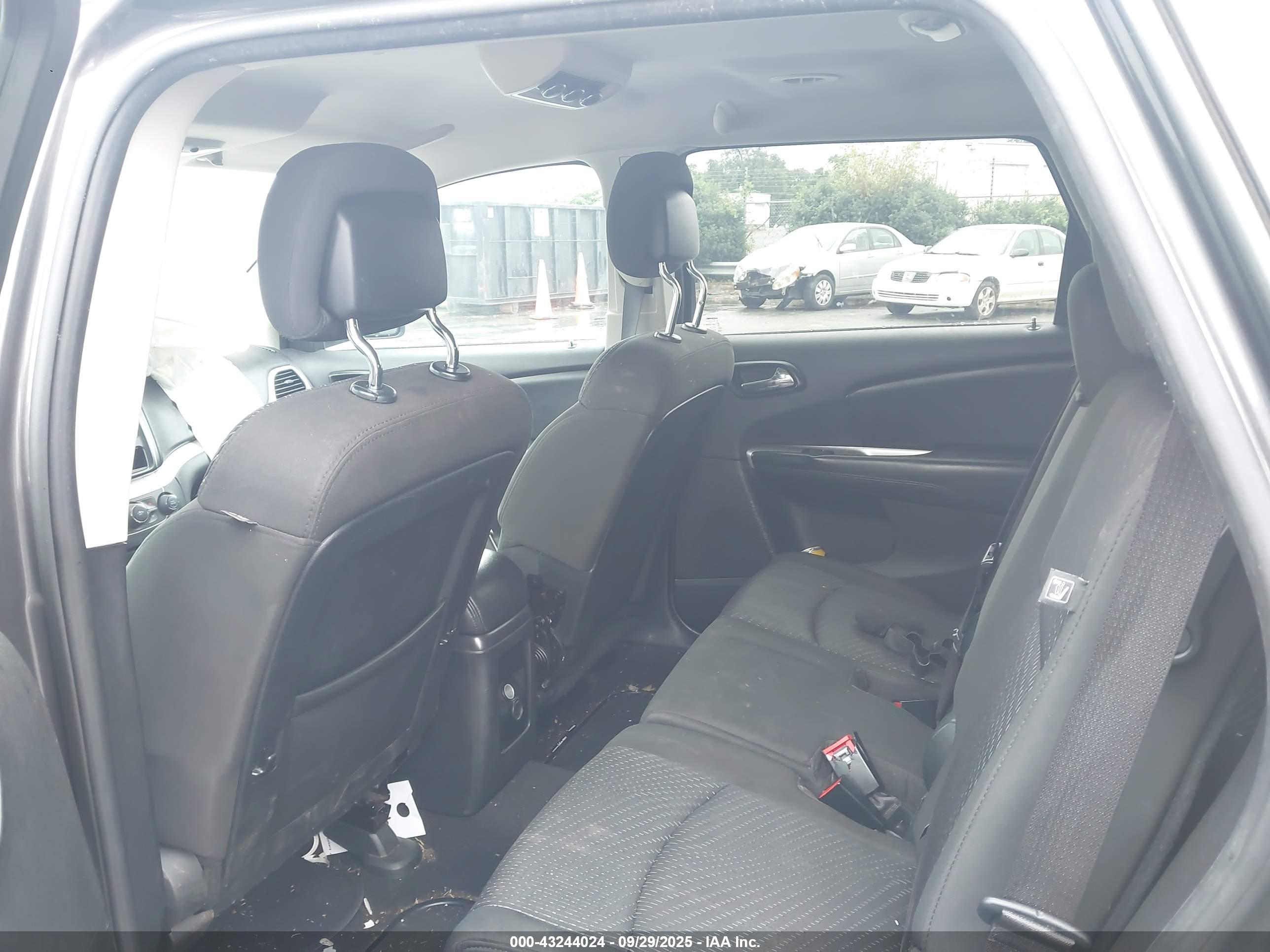DODGE JOURNEY image 8