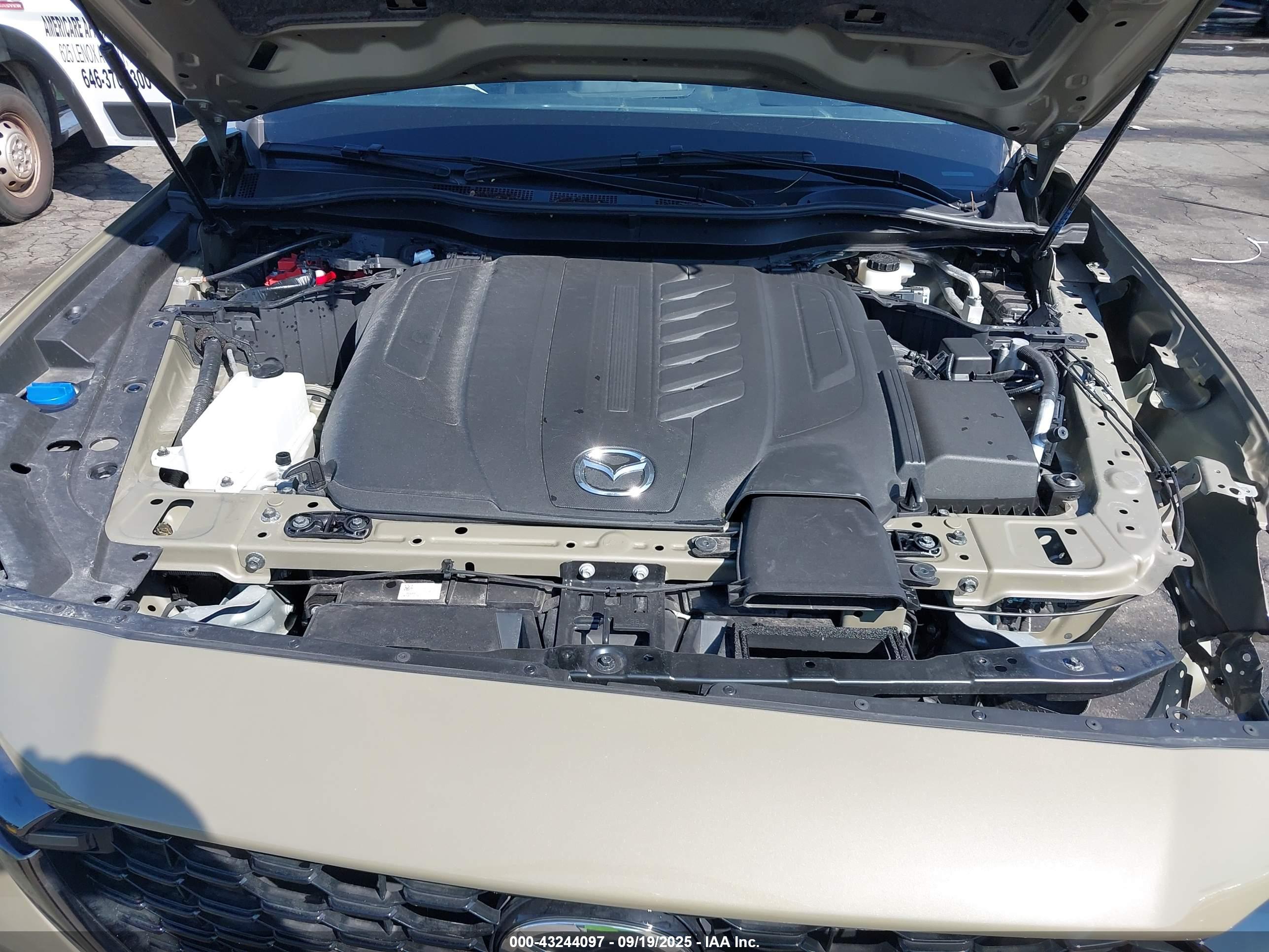 MAZDA CX-70 image 10