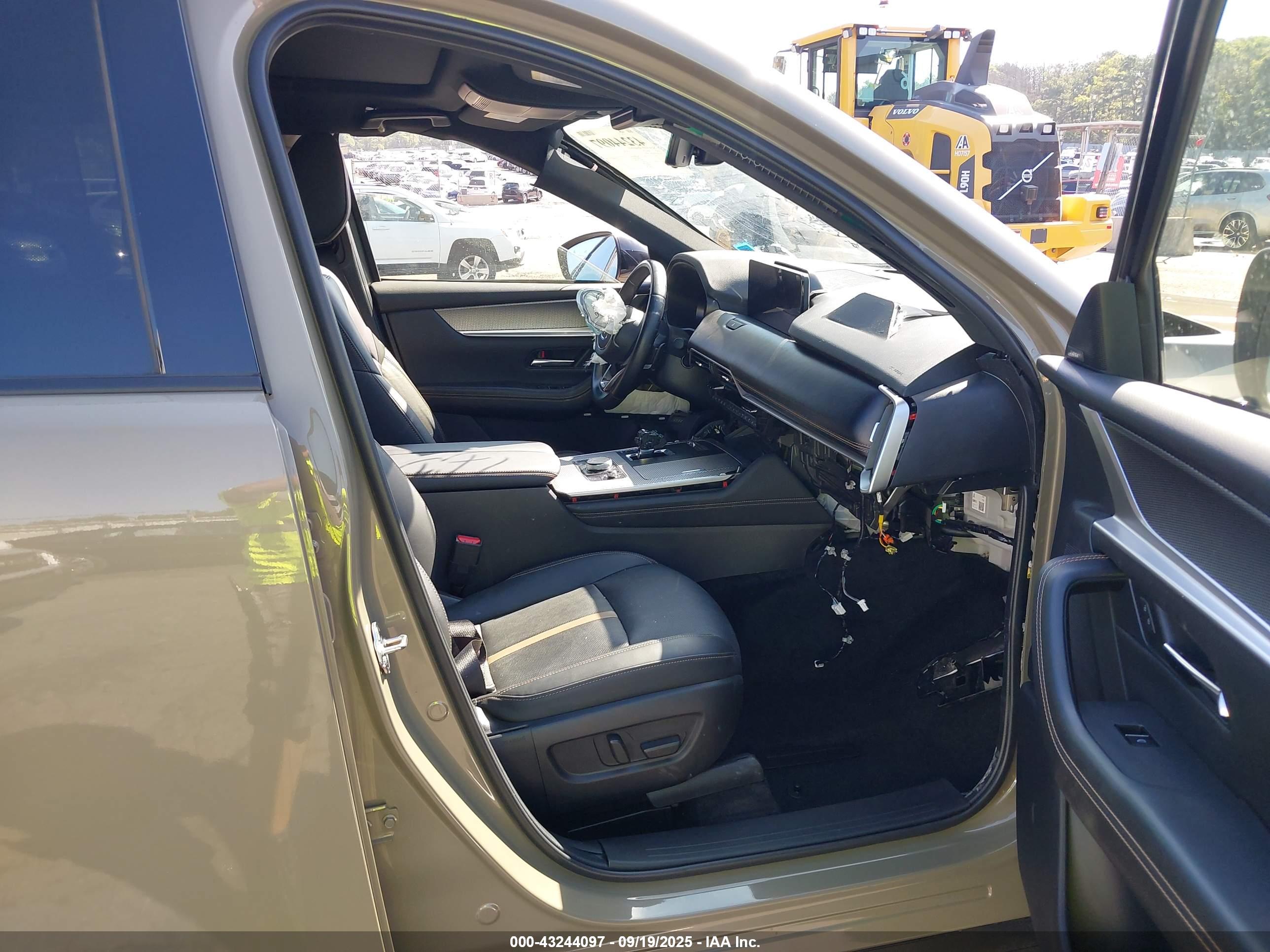 MAZDA CX-70 image 5