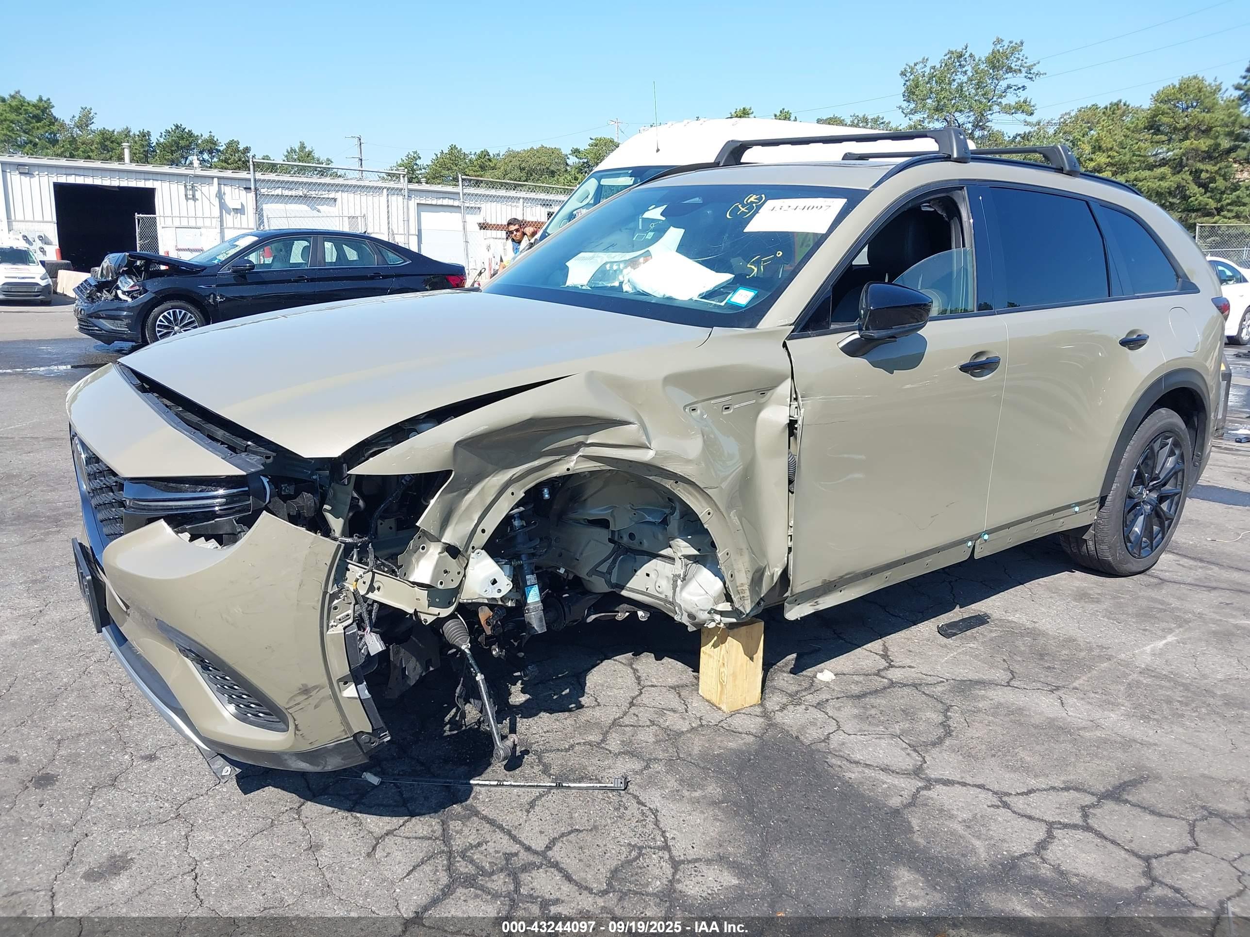 MAZDA CX-70 image 6