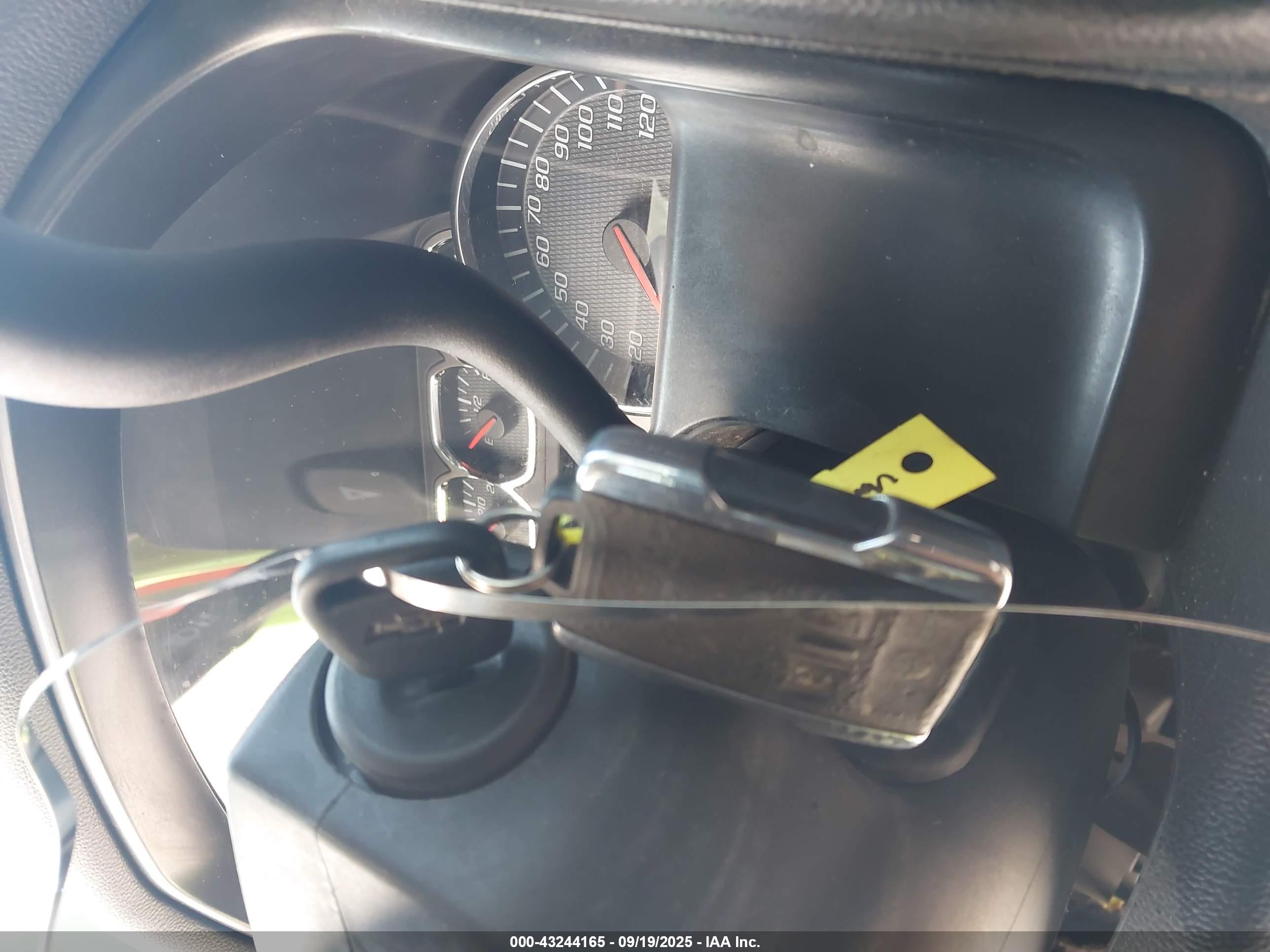 CHEVROLET SILVERADO image 11