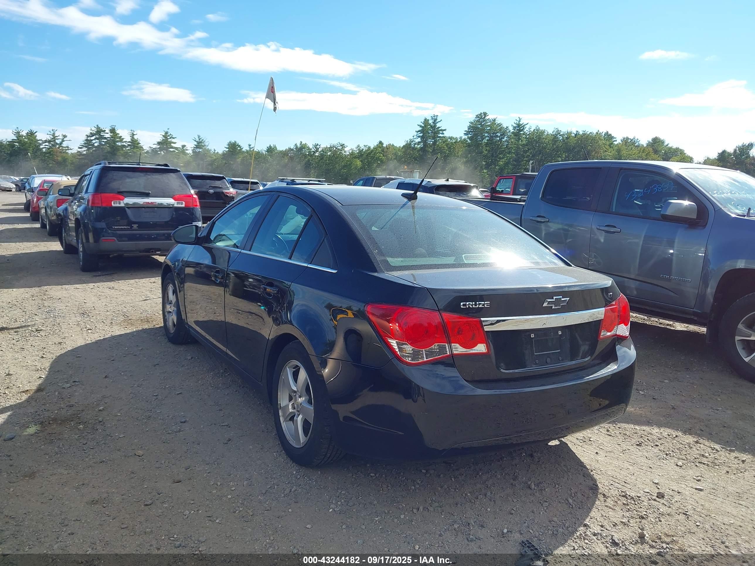 CHEVROLET CRUZE image 3