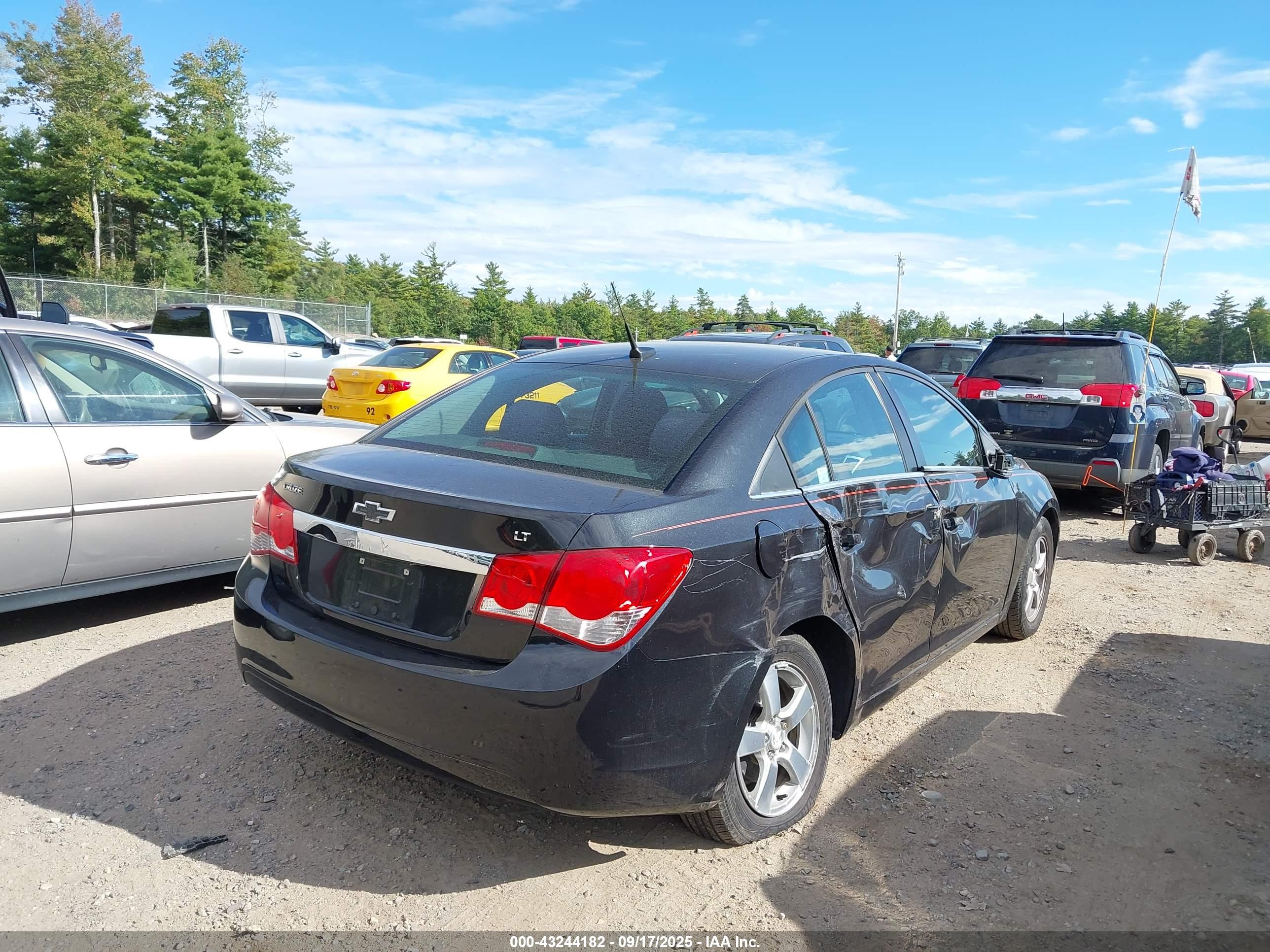 CHEVROLET CRUZE image 4