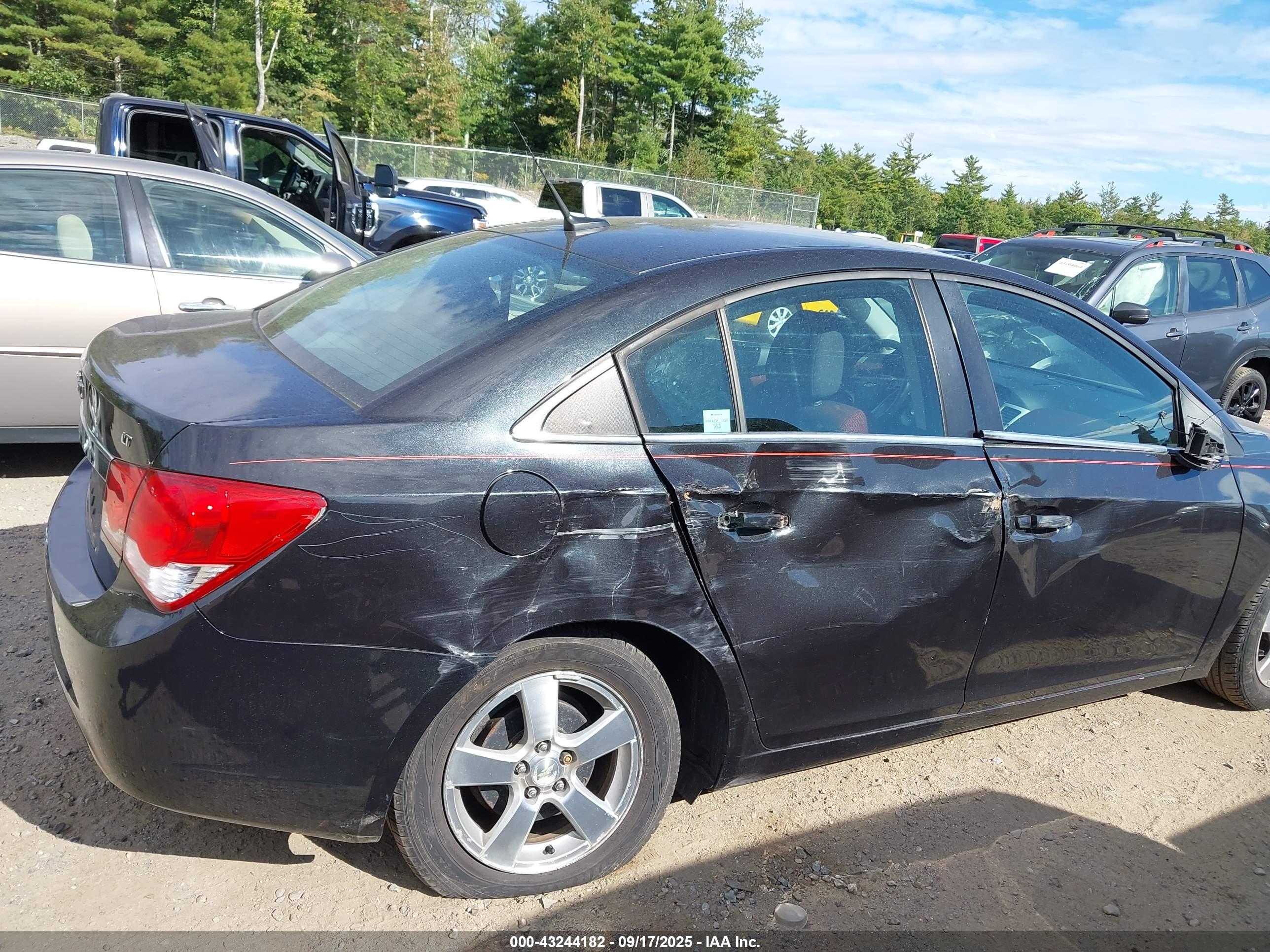 CHEVROLET CRUZE image 6