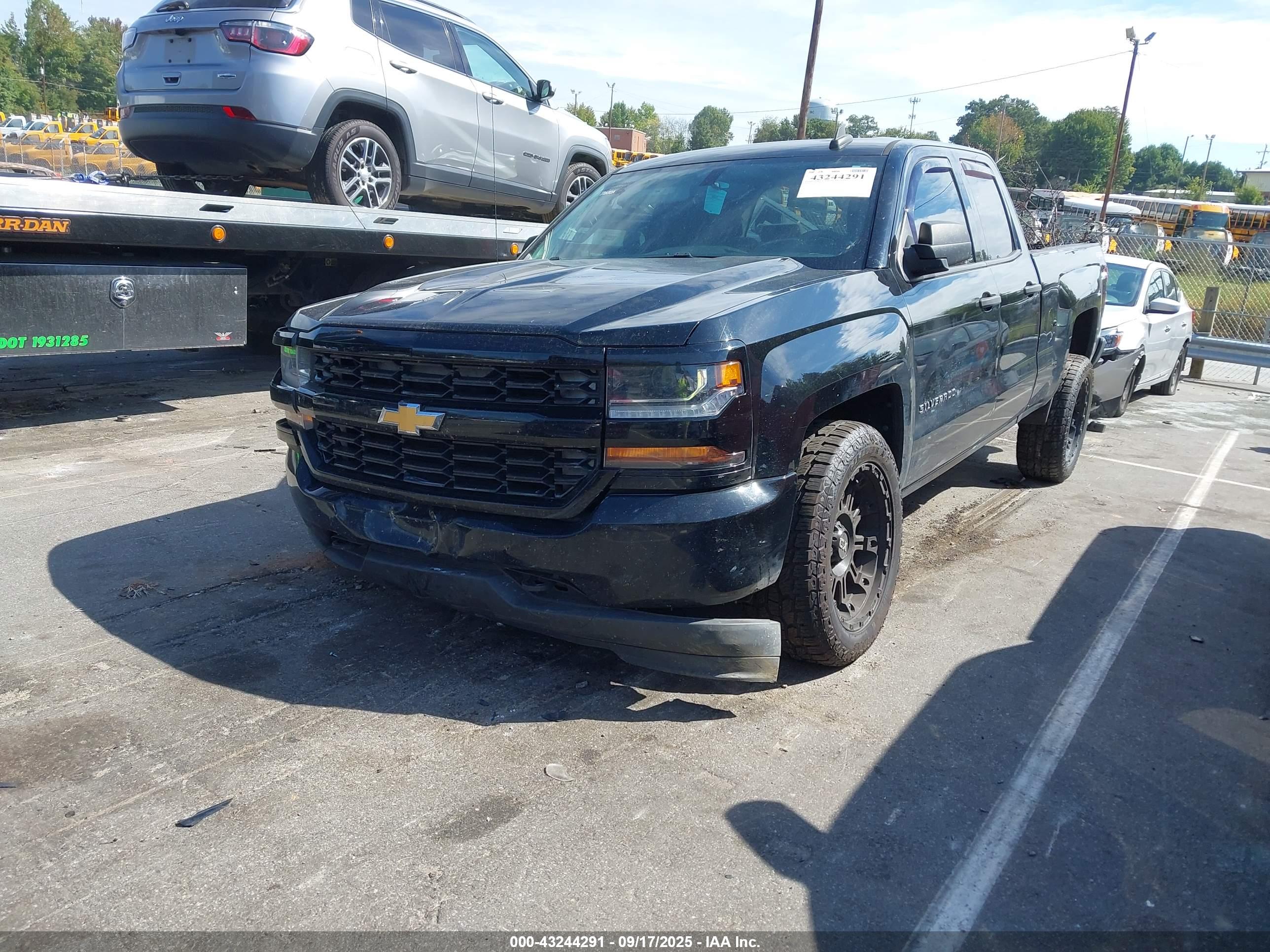 CHEVROLET SILVERADO image 2