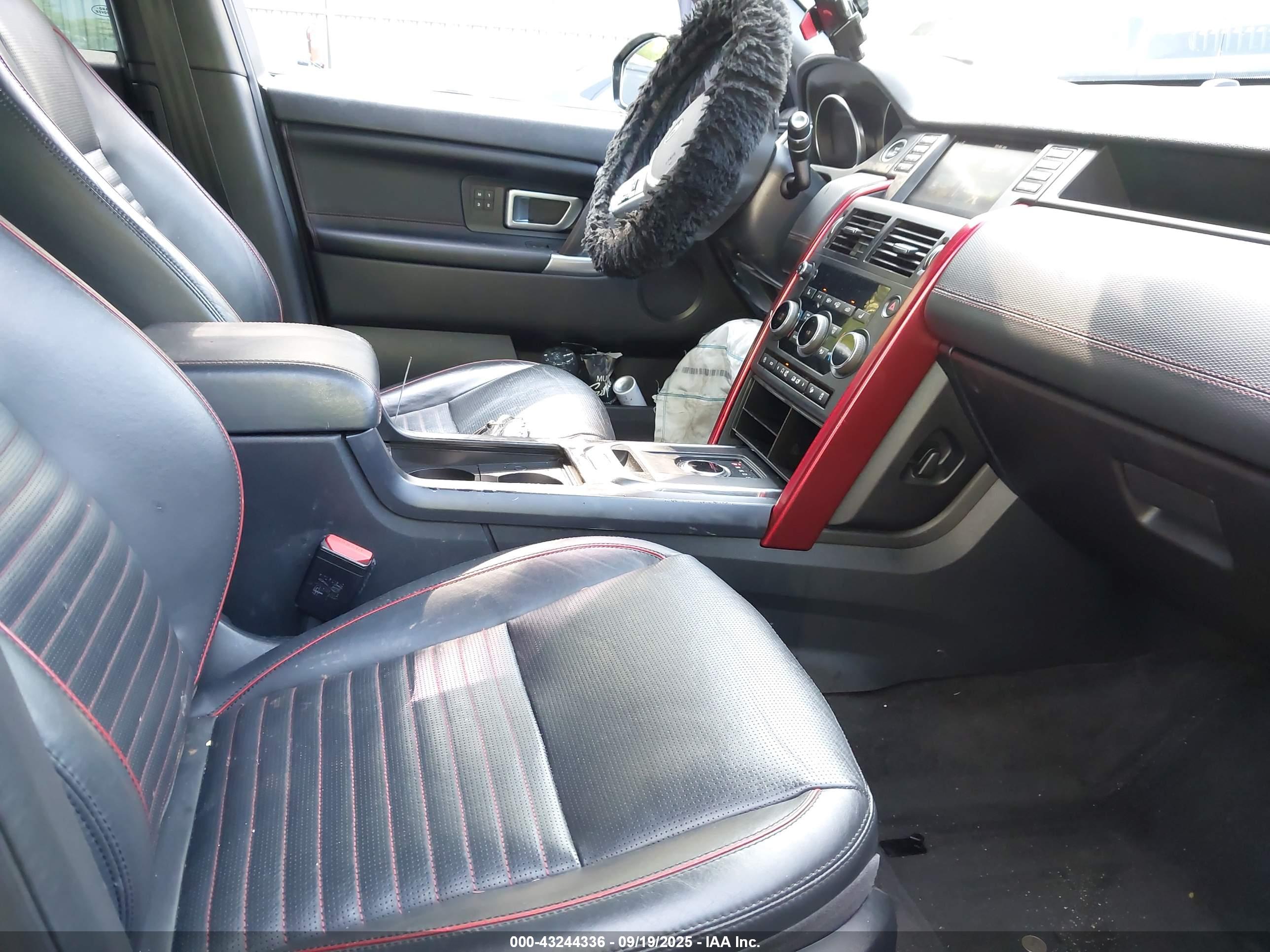 LAND ROVER image 5