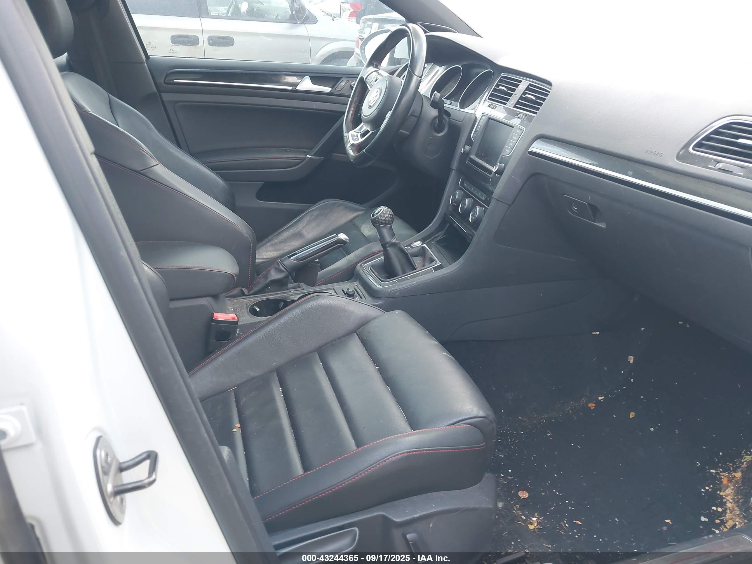 VOLKSWAGEN GOLF image 5