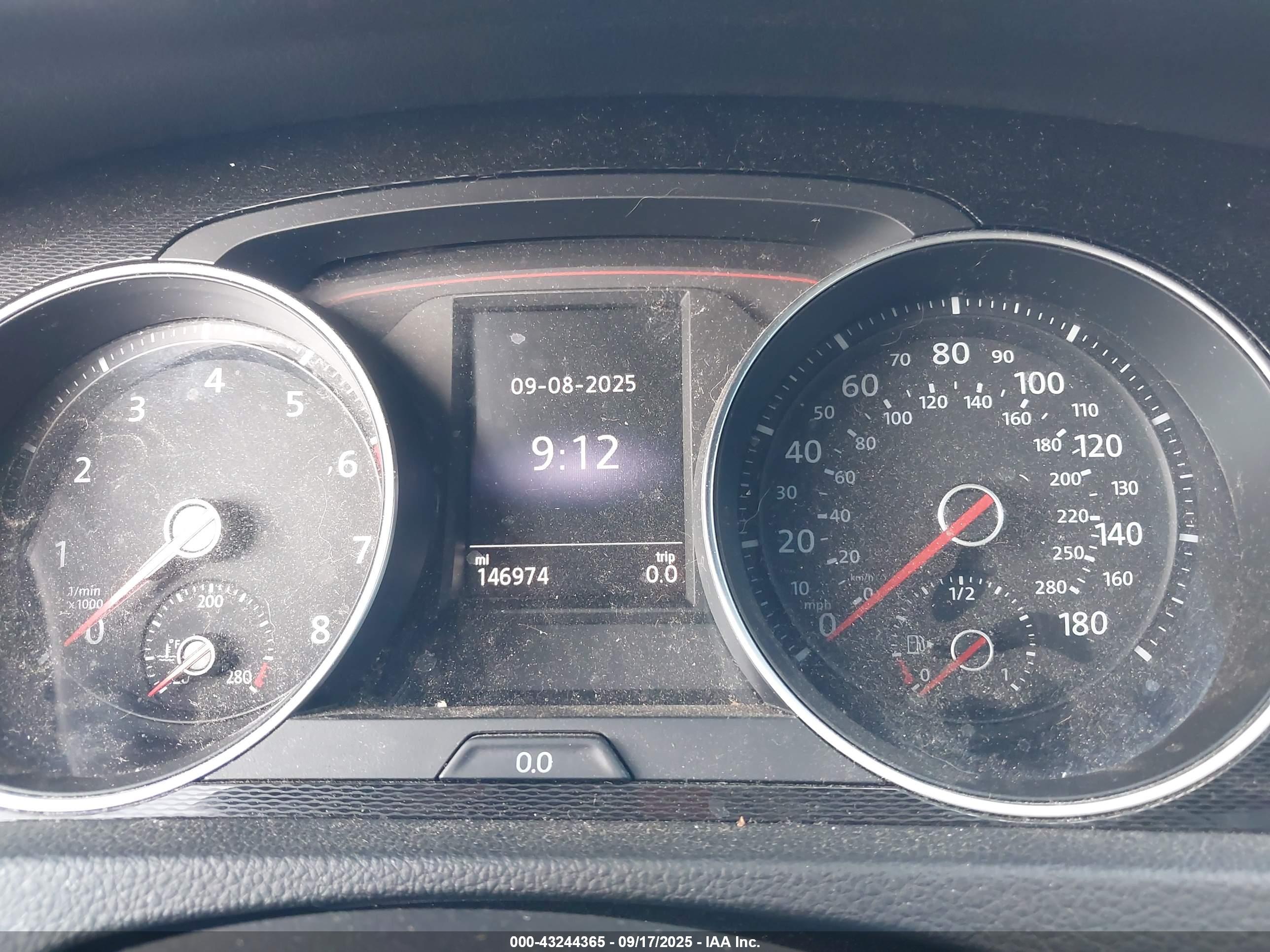 VOLKSWAGEN GOLF image 7