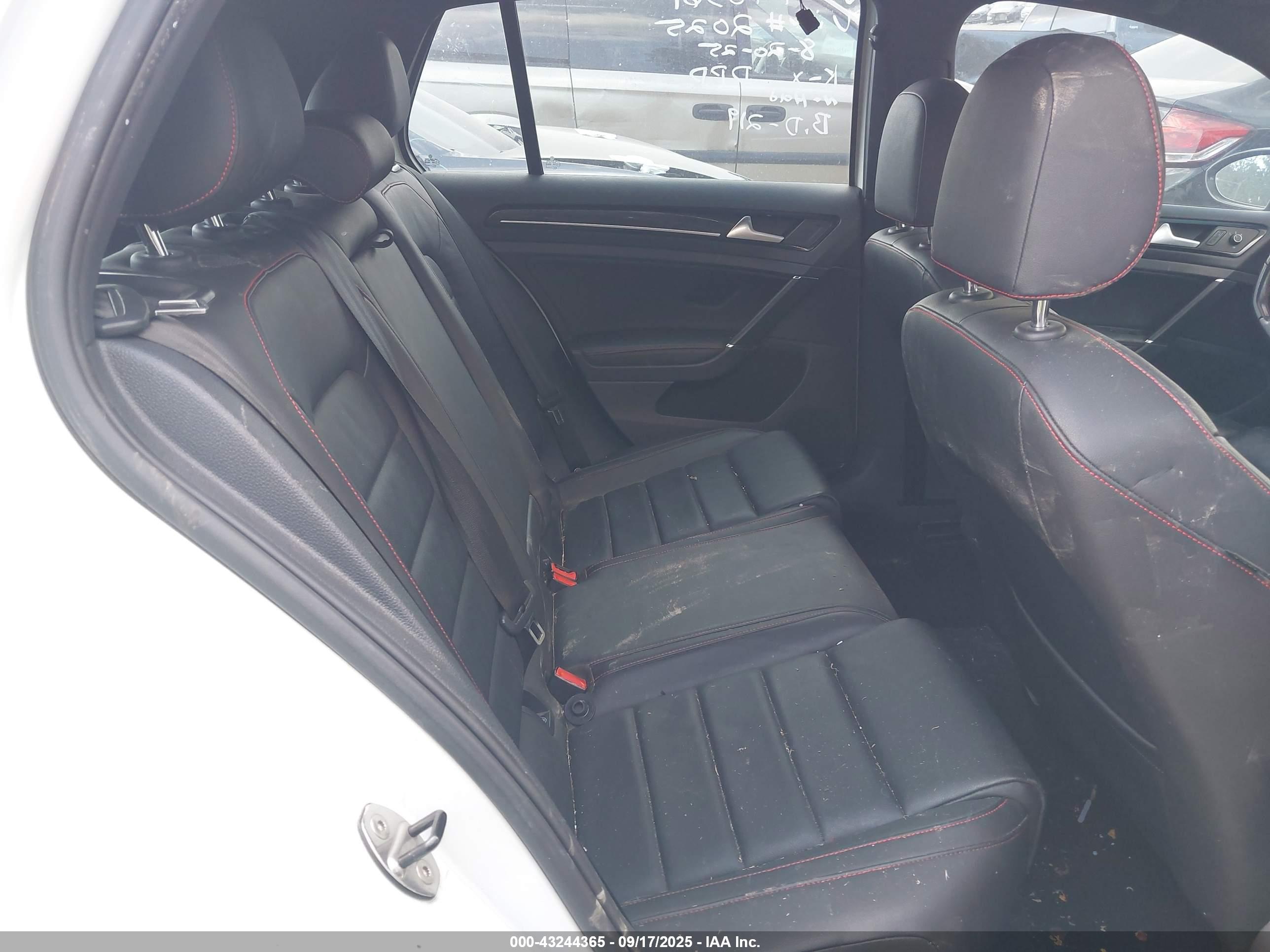 VOLKSWAGEN GOLF image 8