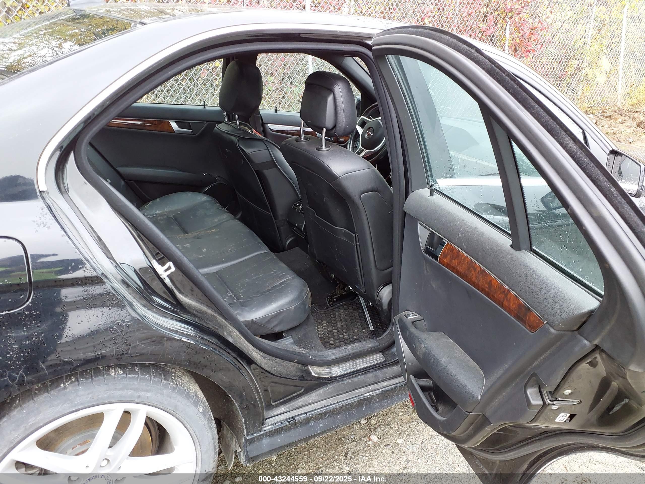 MERCEDES-BENZ C image 8