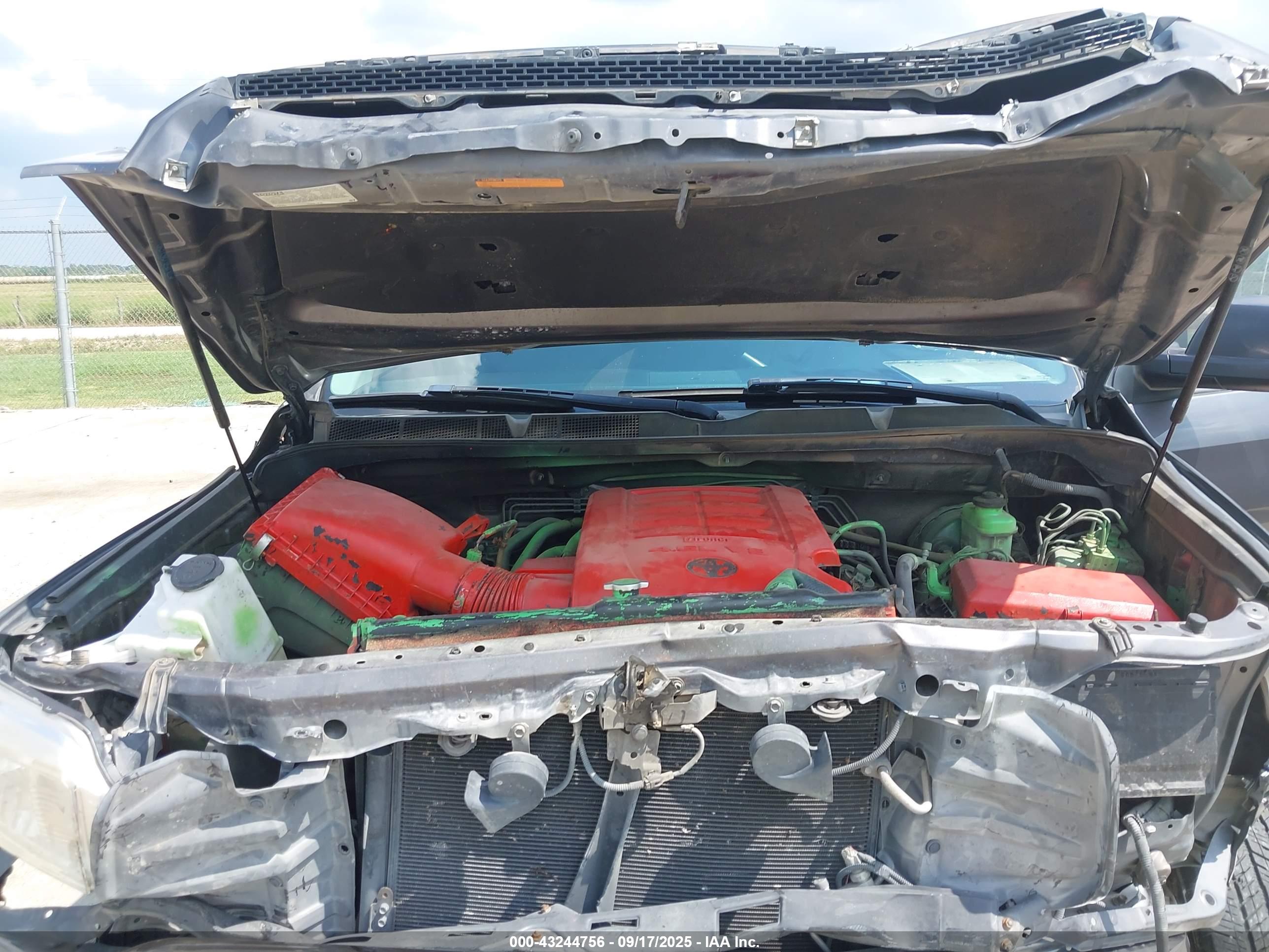 TOYOTA TUNDRA image 10