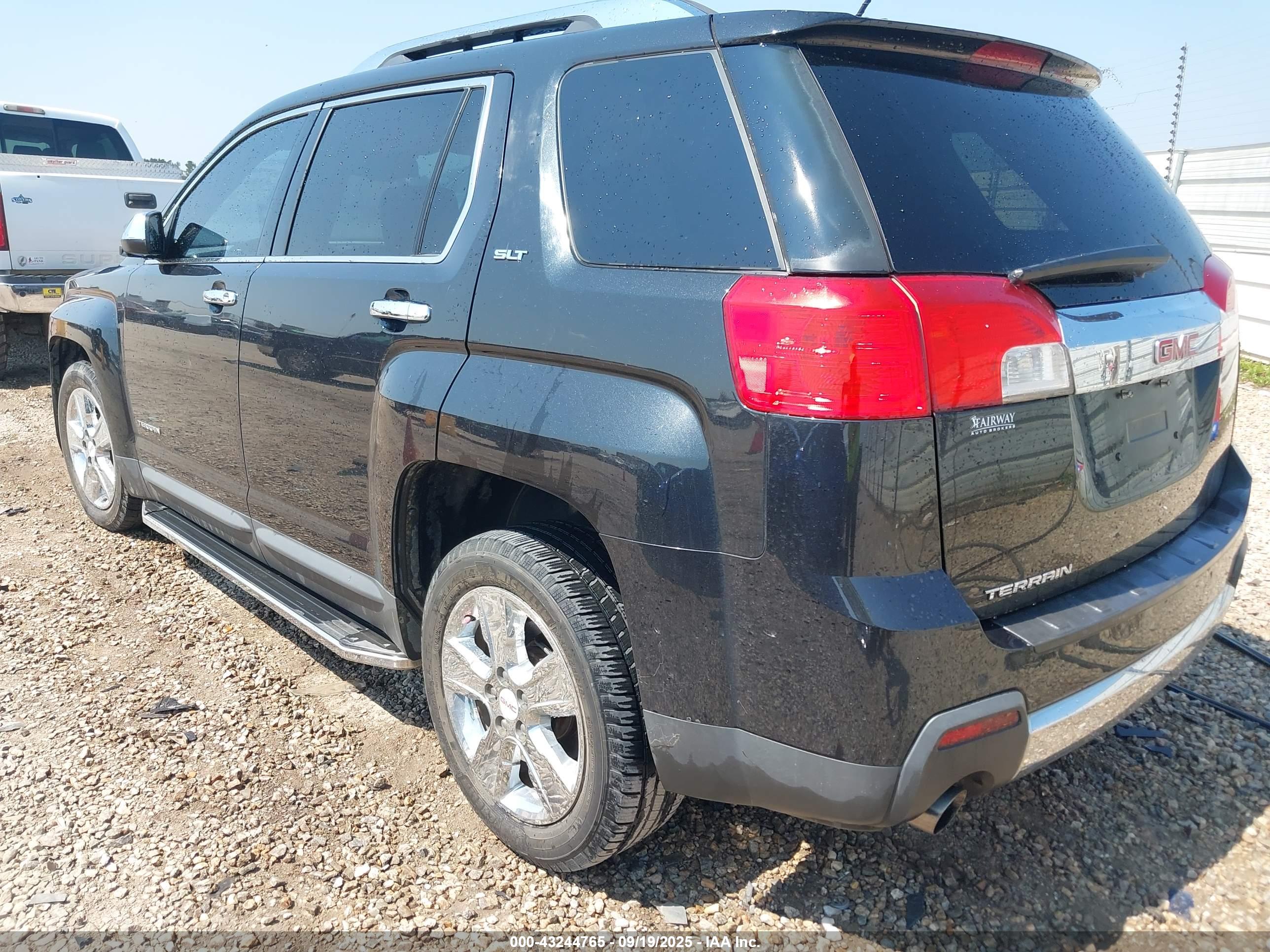 GMC TERRAIN image 3