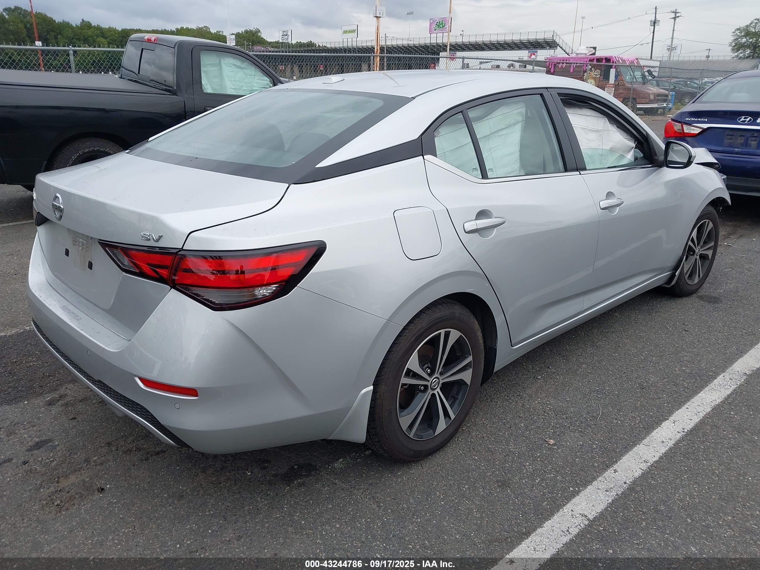 NISSAN SENTRA image 4