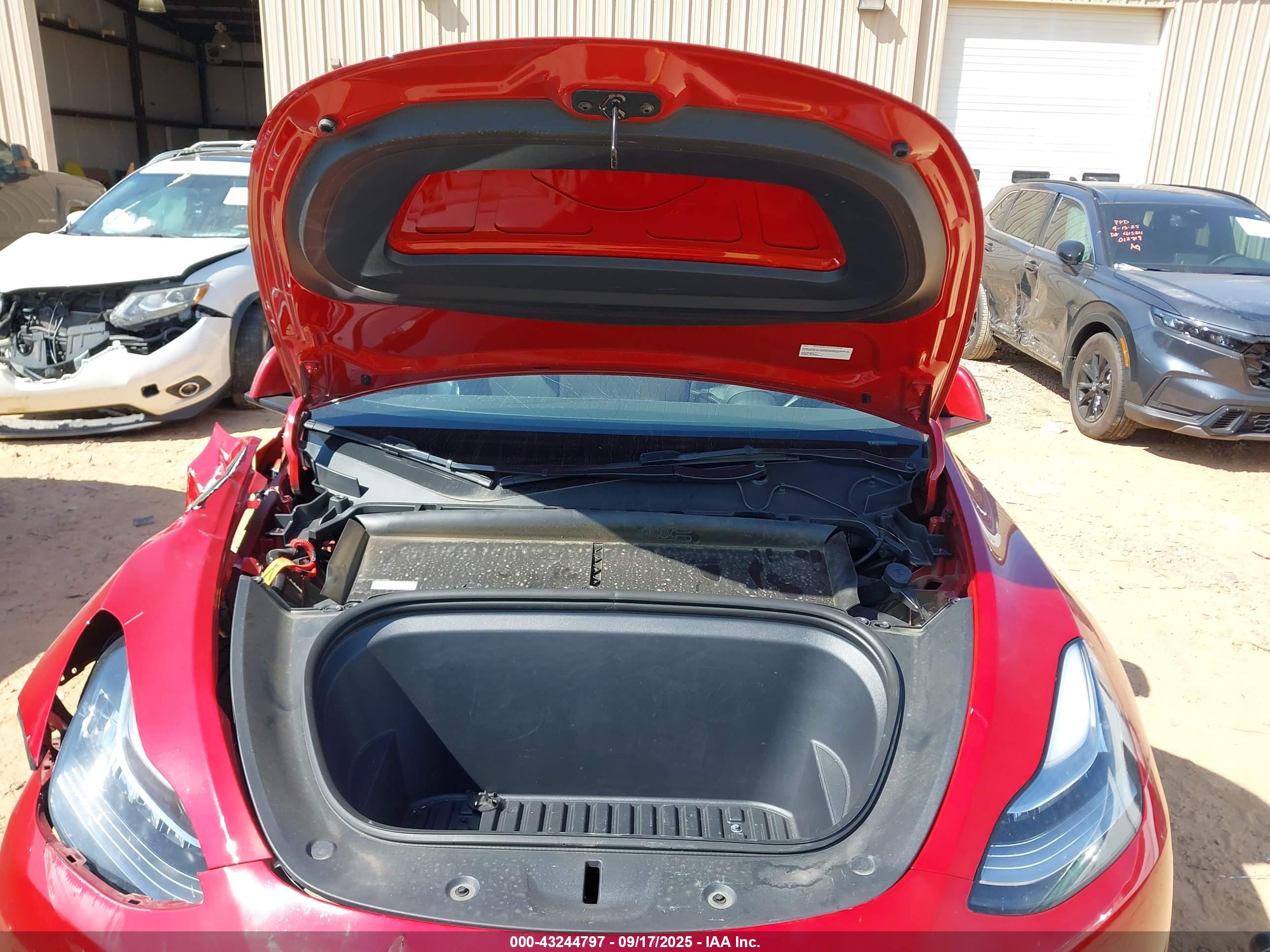 TESLA MODEL image 10