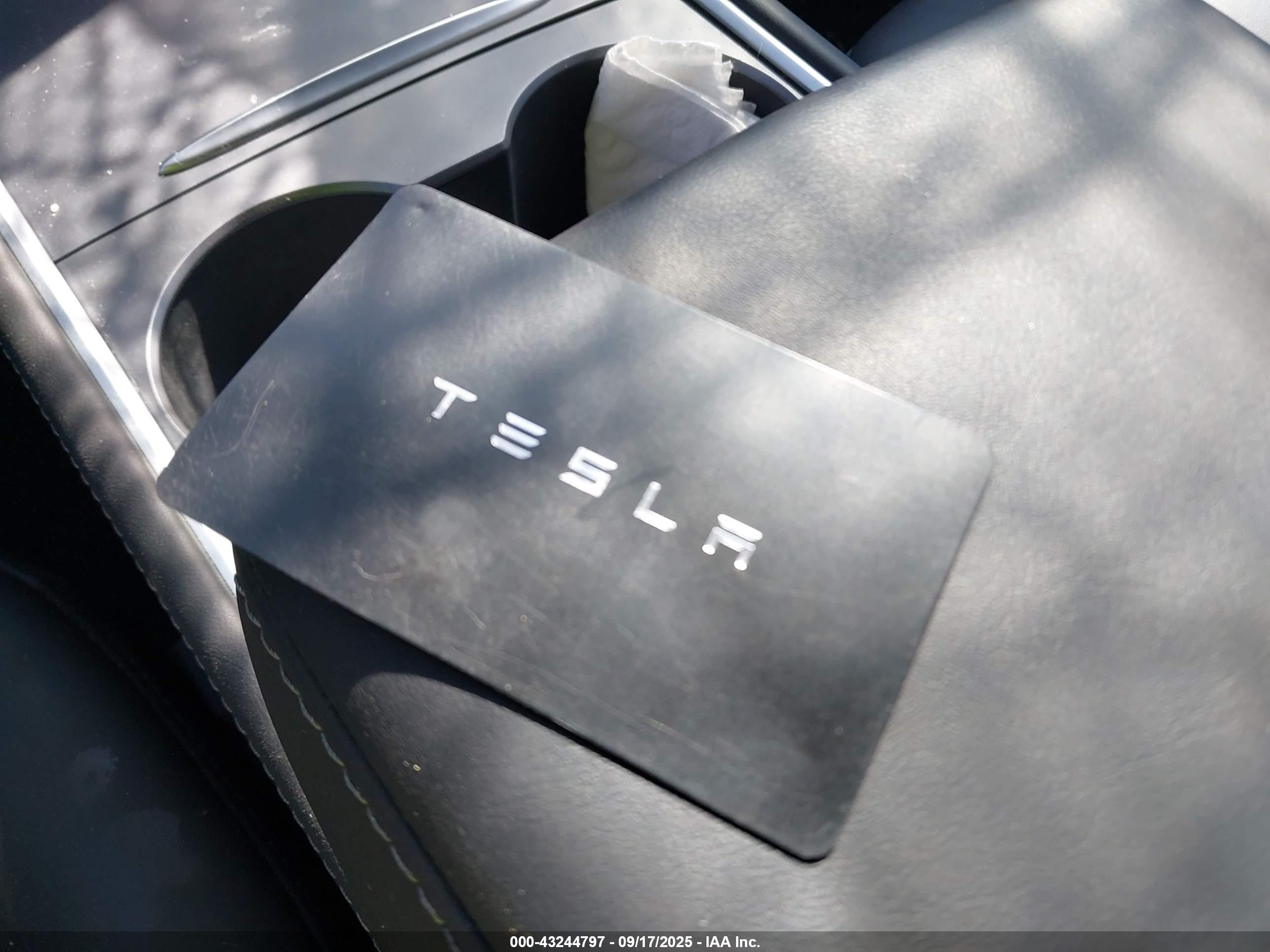 TESLA MODEL image 11