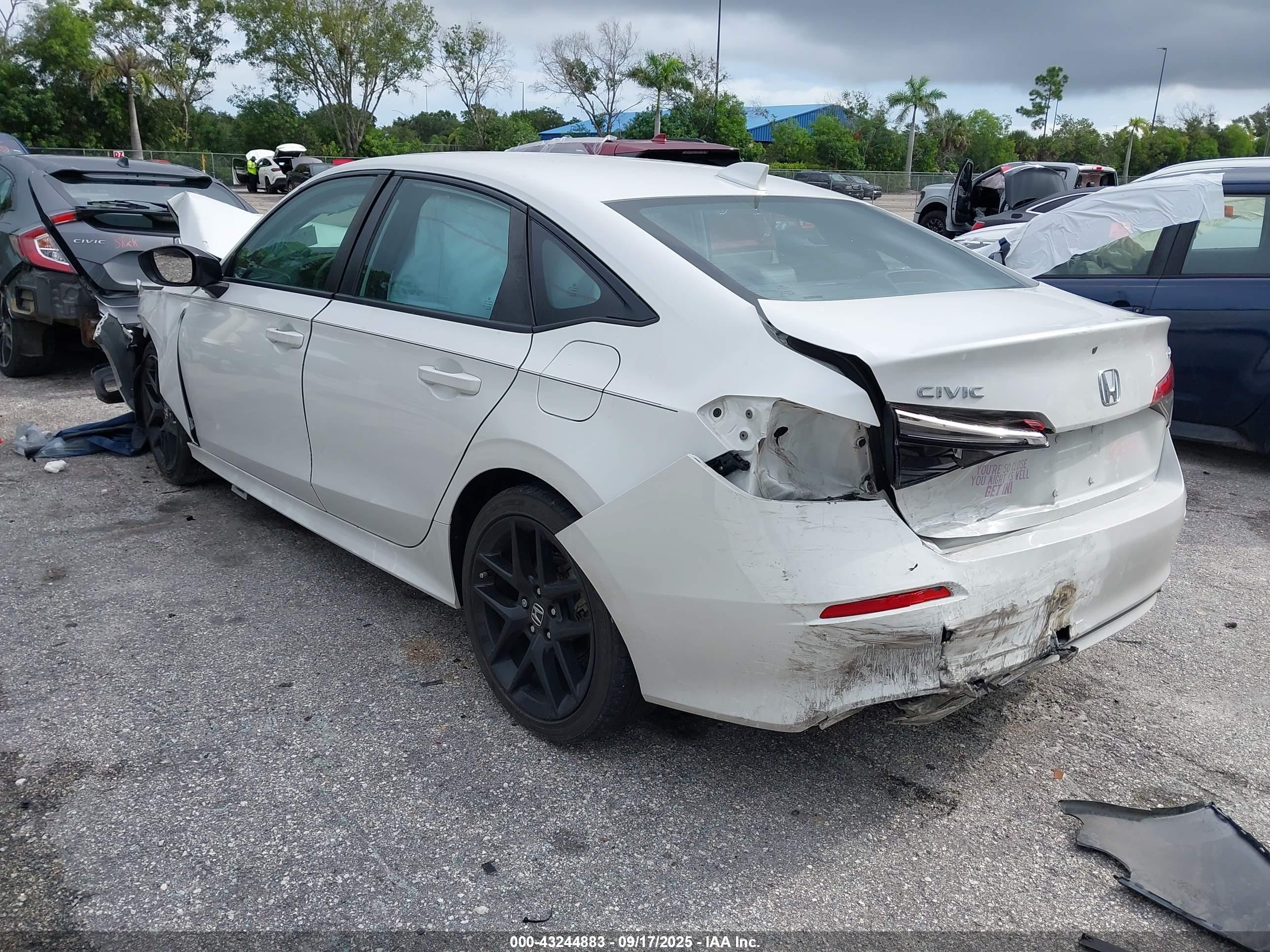HONDA CIVIC image 3