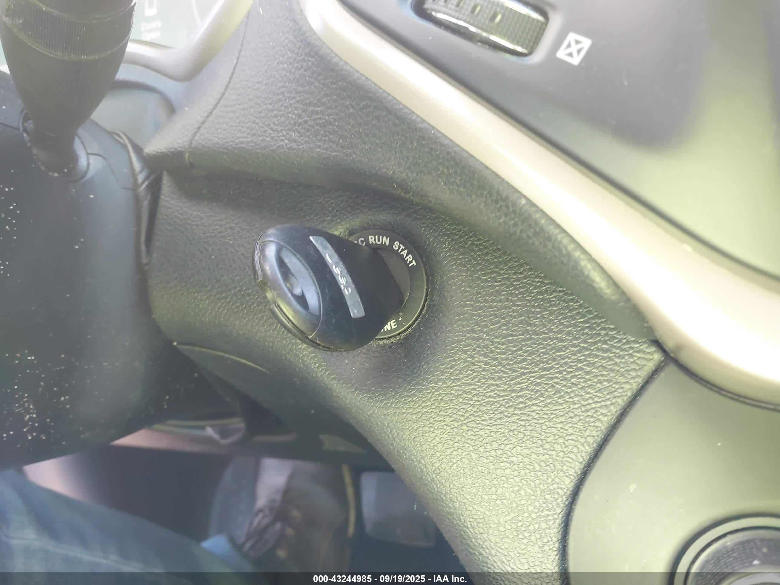 JEEP CHEROKEE image 11