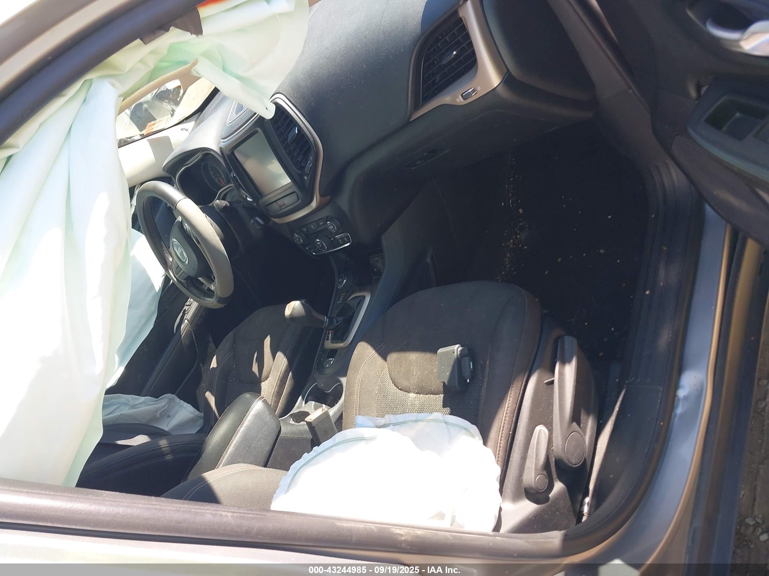JEEP CHEROKEE image 5