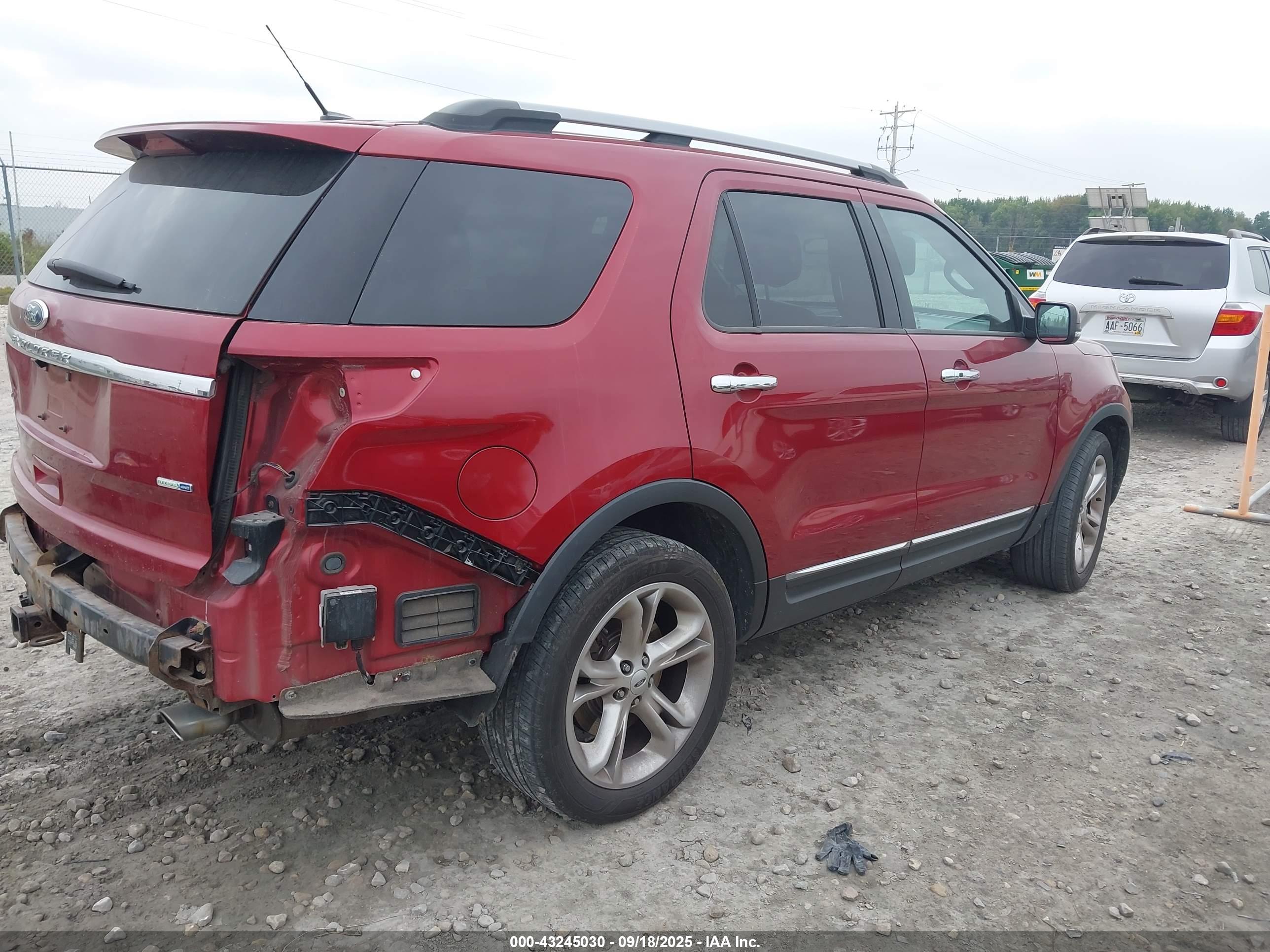 FORD EXPLORER image 4