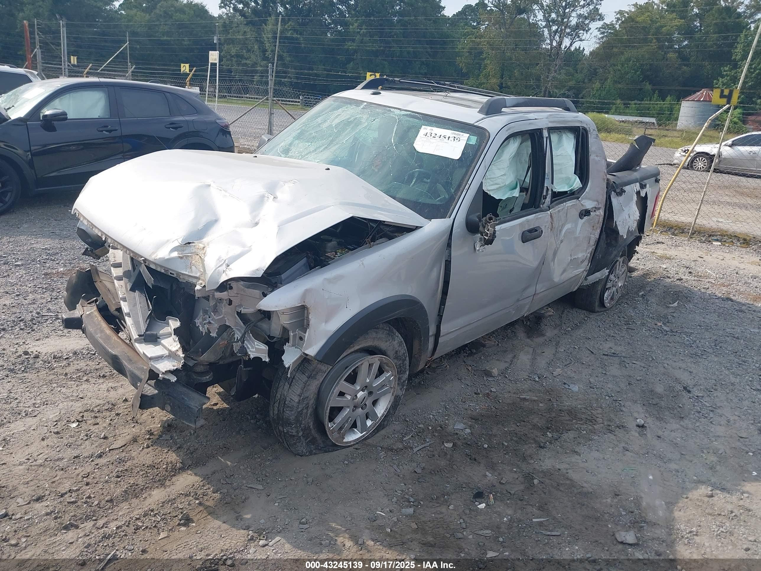 FORD EXPLORER image 2