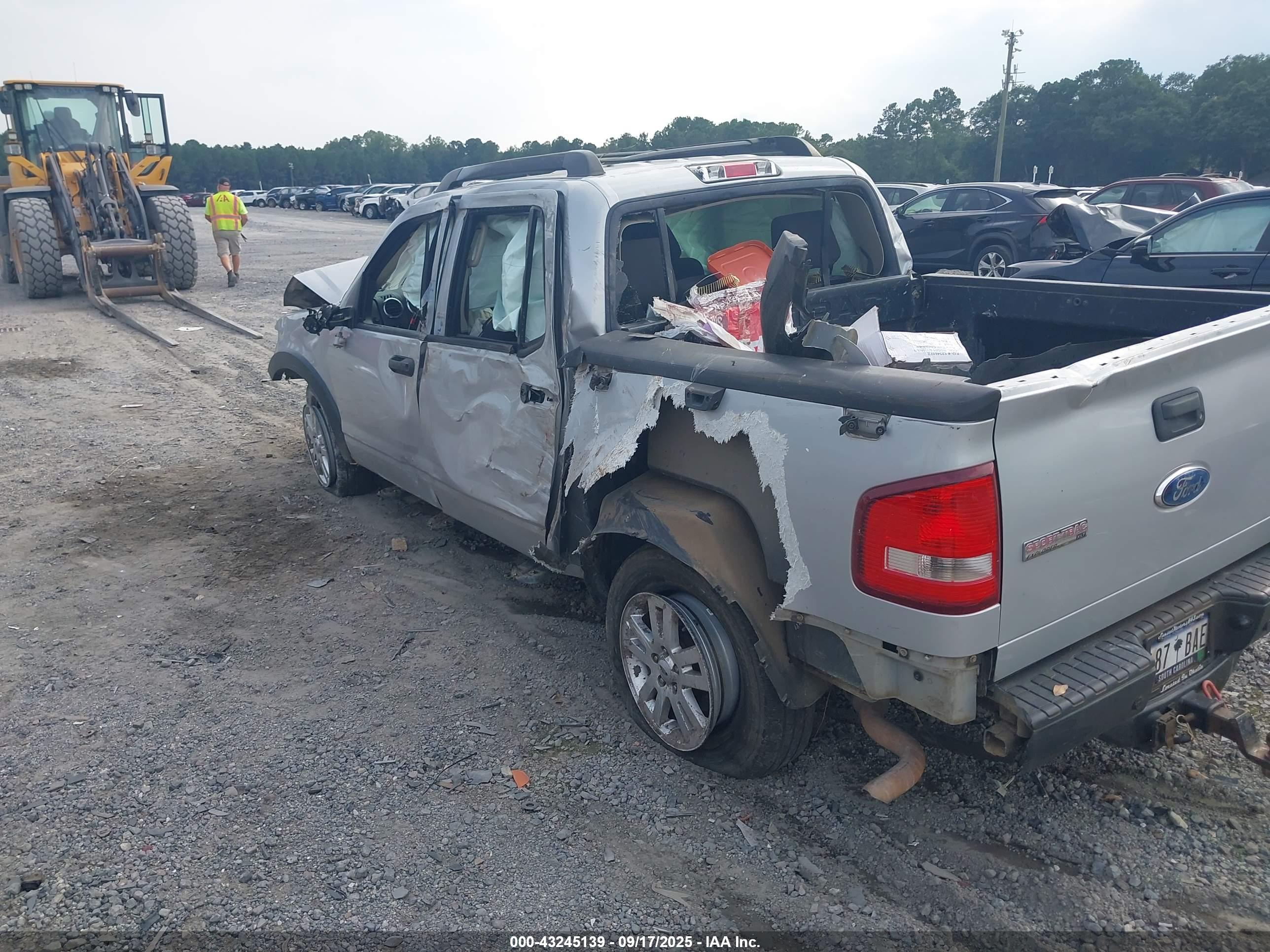 FORD EXPLORER image 3
