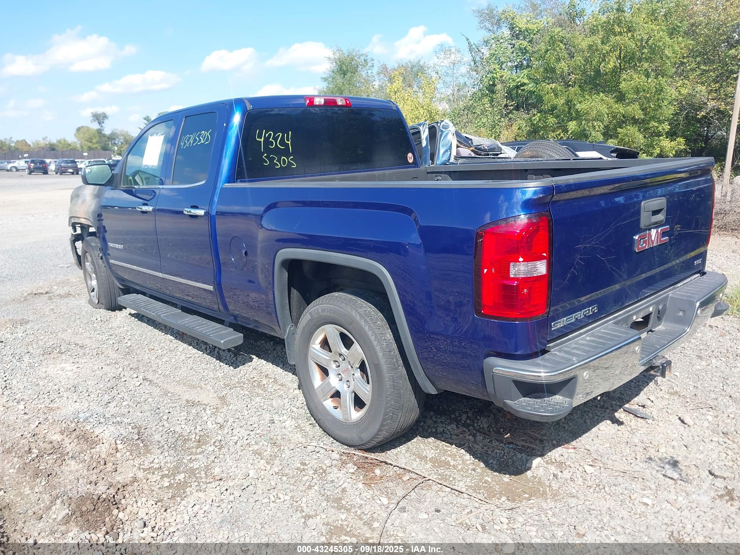 GMC SIERRA image 3