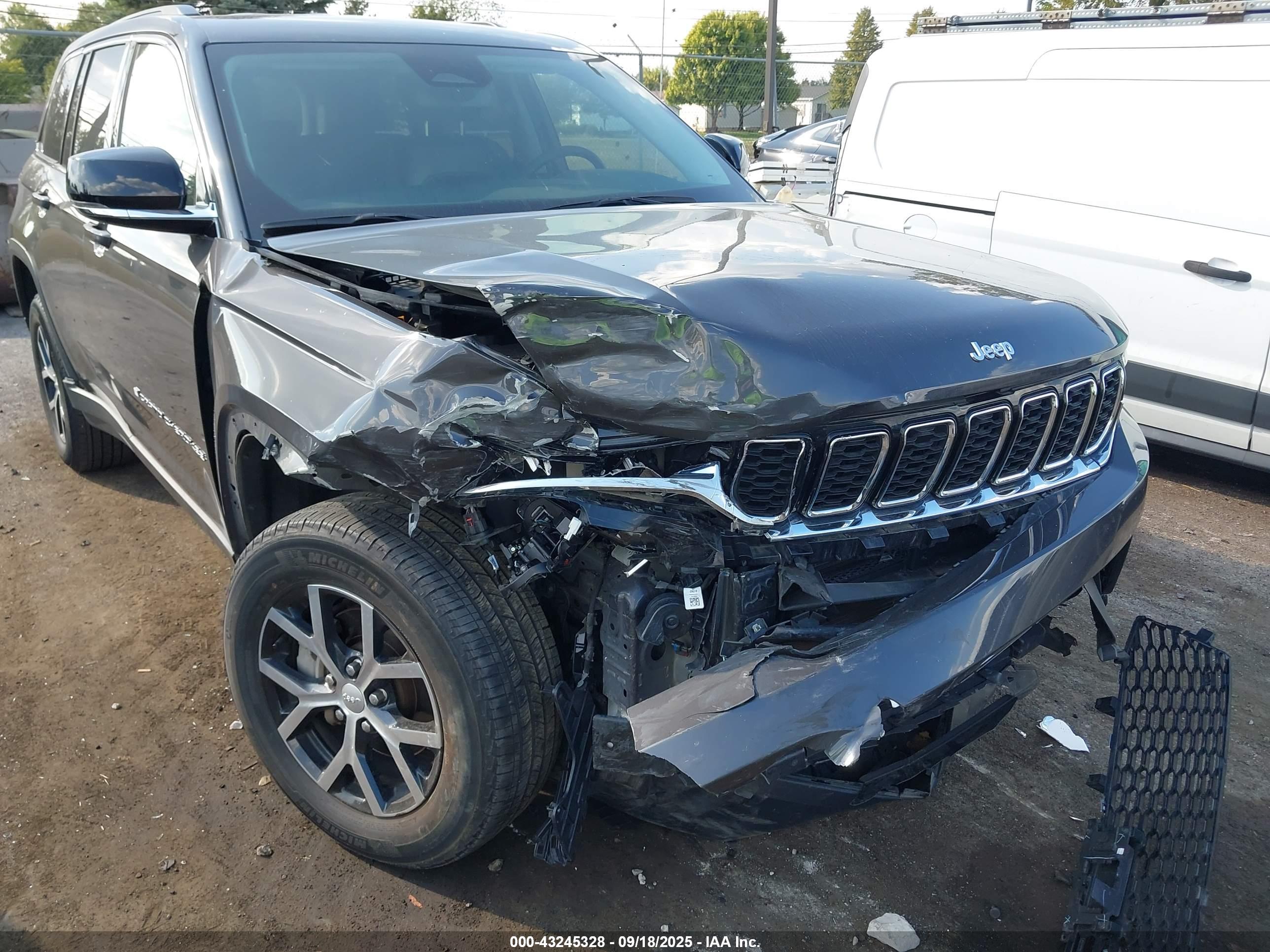 JEEP GRAND image 6
