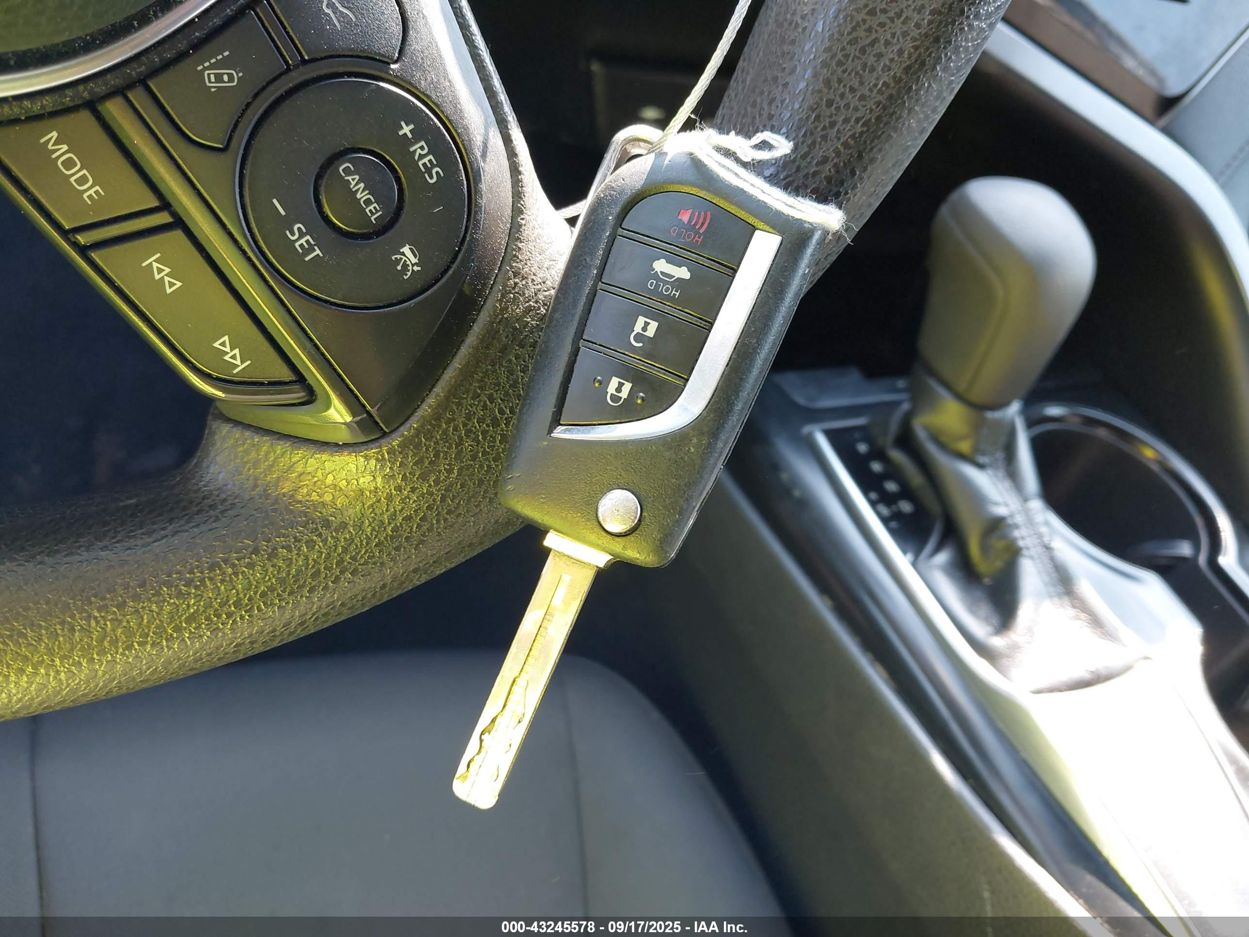 TOYOTA CAMRY image 11