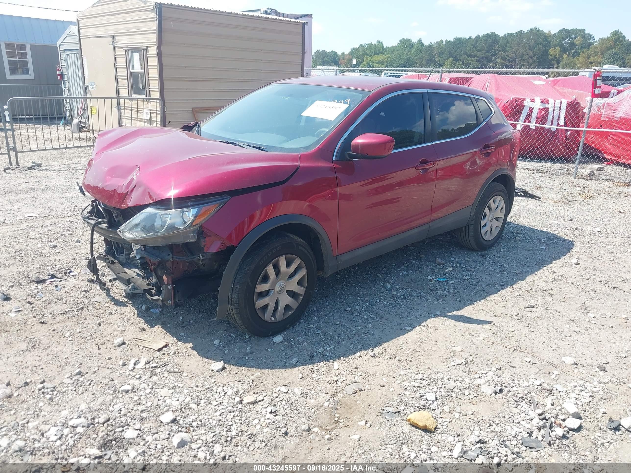 NISSAN ROGUE image 2