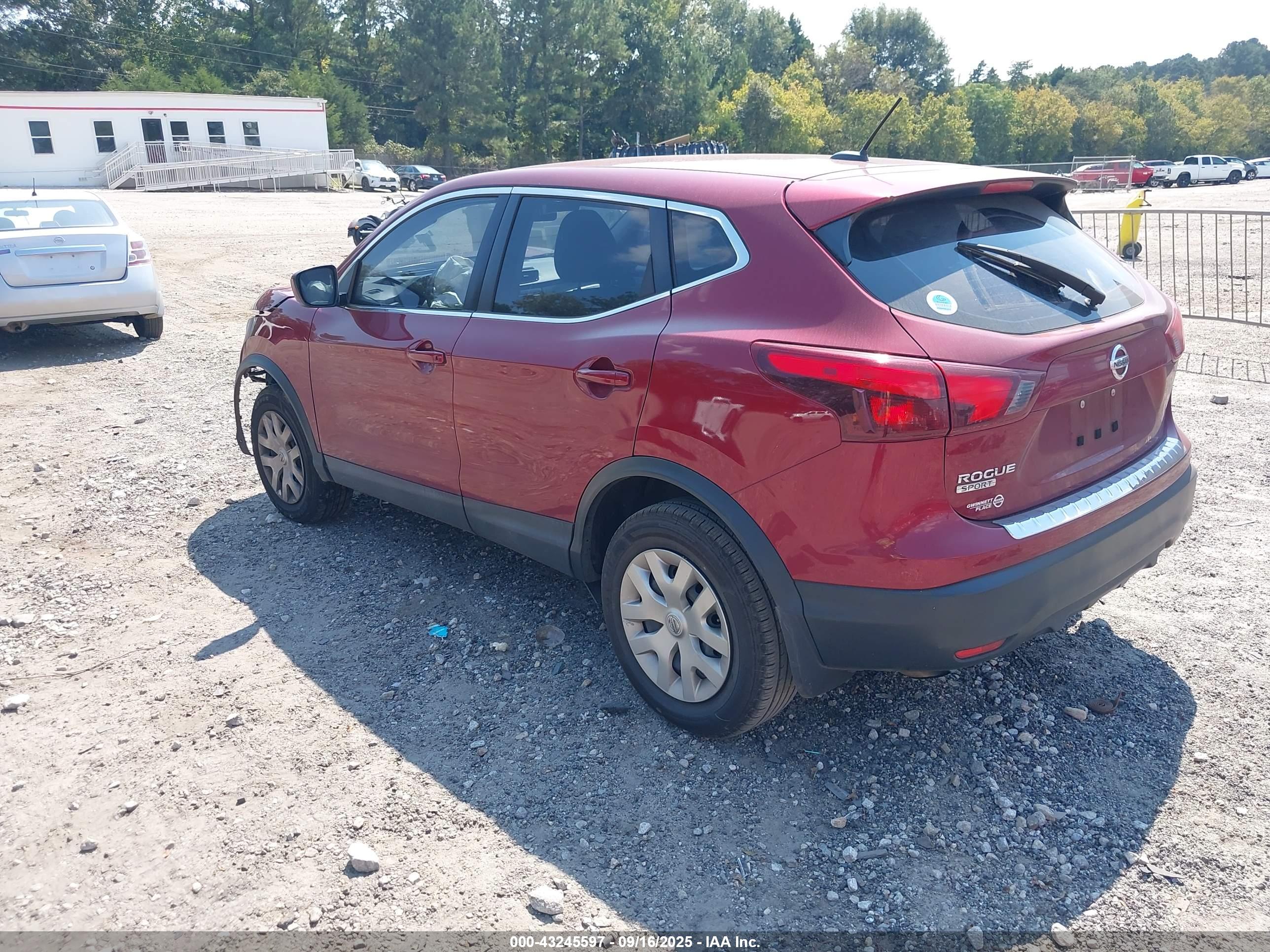 NISSAN ROGUE image 3