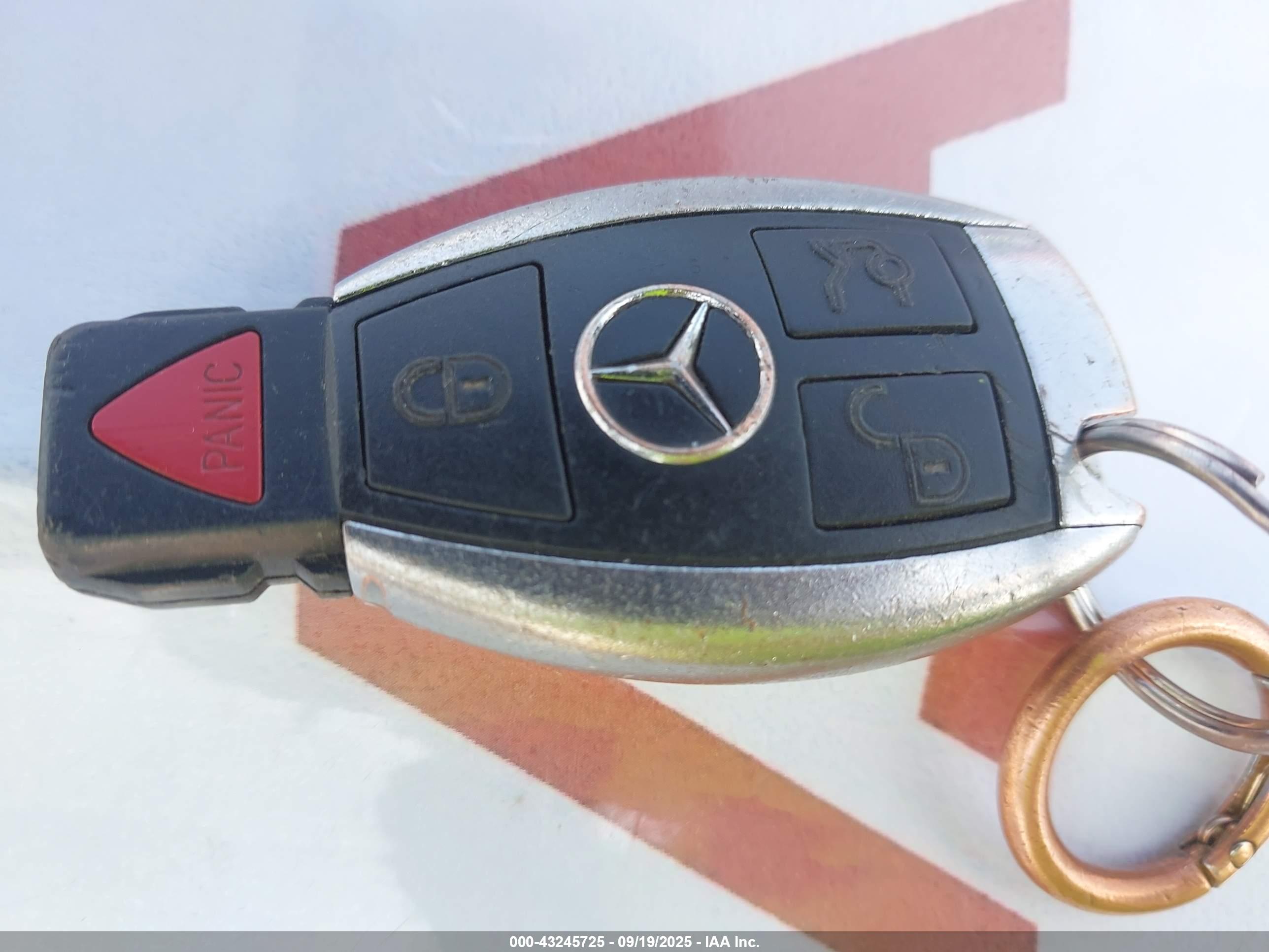 MERCEDES-BENZ GLK image 11