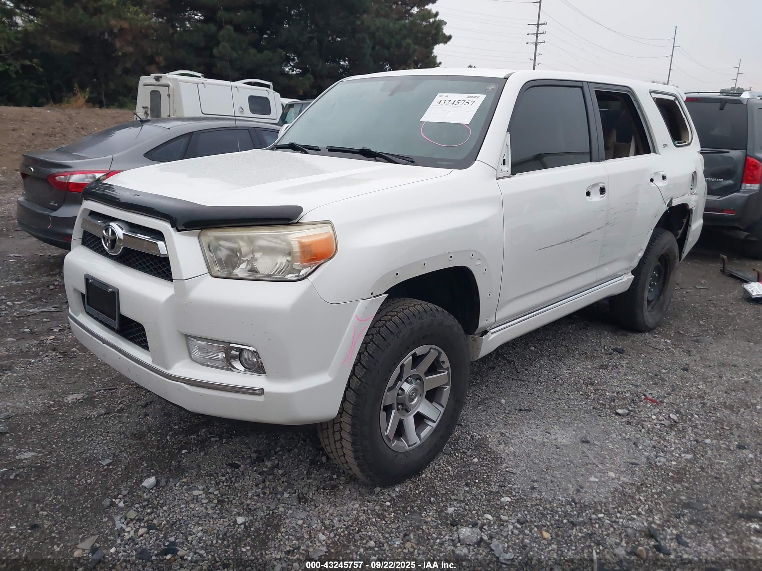 TOYOTA 4RUNNER image 2