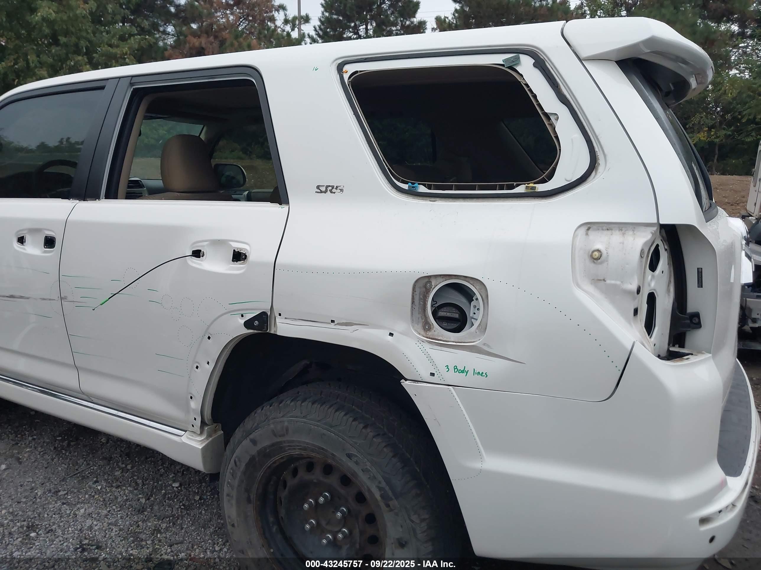 TOYOTA 4RUNNER image 6
