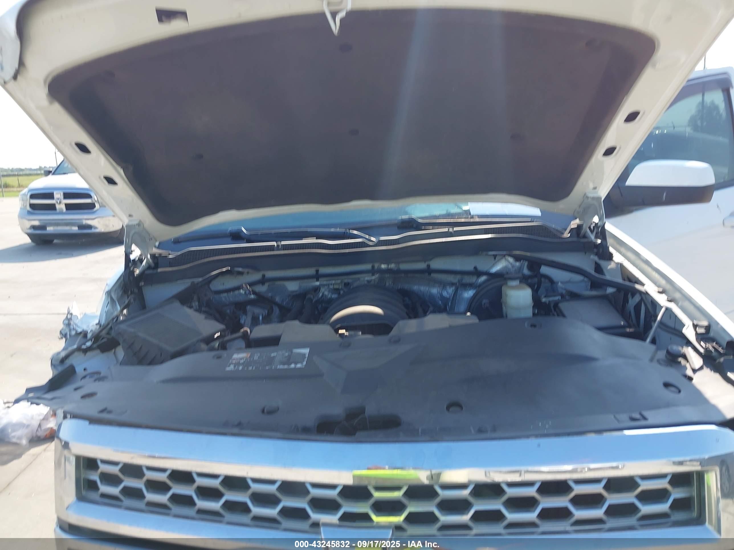 CHEVROLET SILVERADO image 10